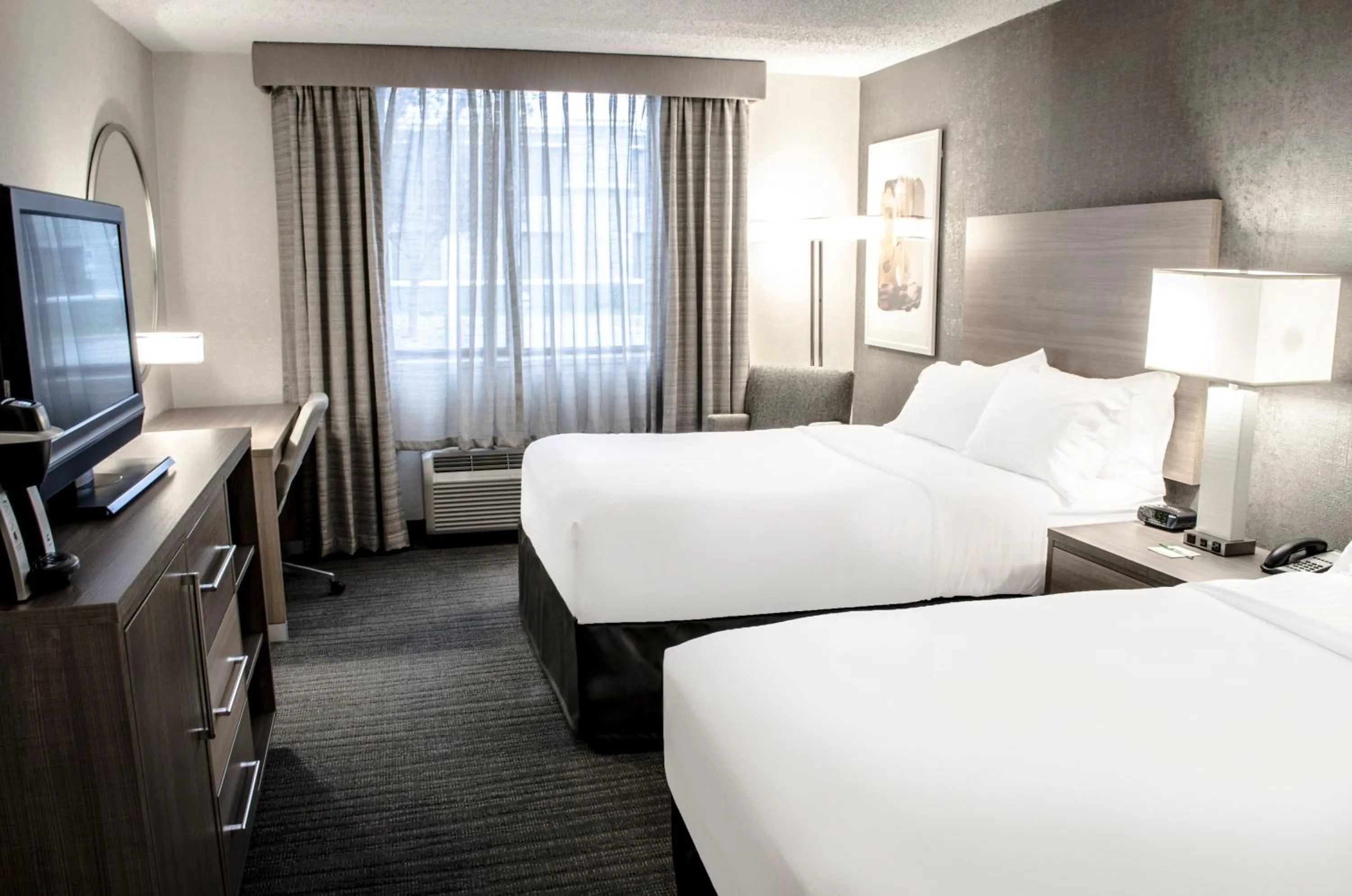 Photo of the whole room, Bed in Holiday Inn Fargo by IHG