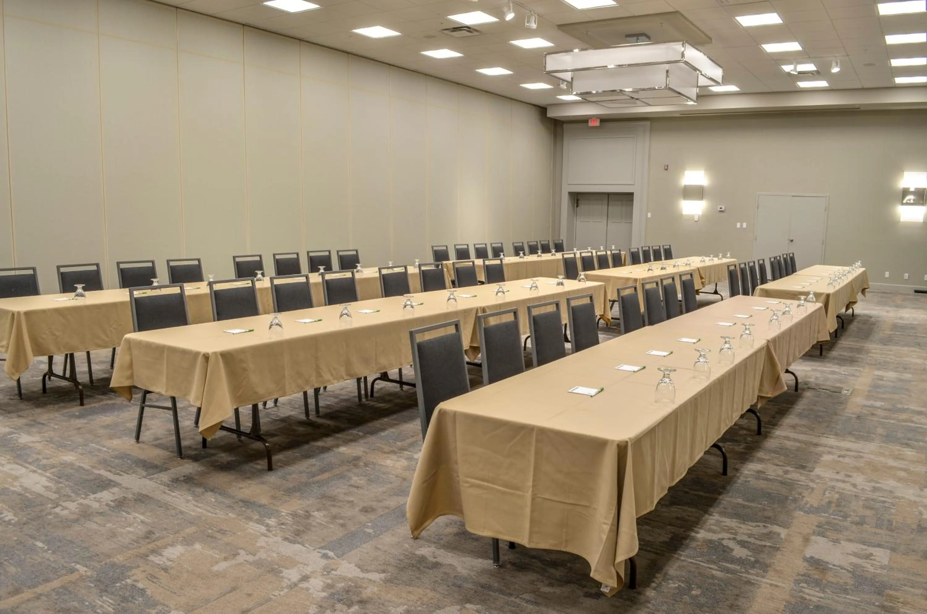 Meeting/conference room in Holiday Inn Fargo by IHG