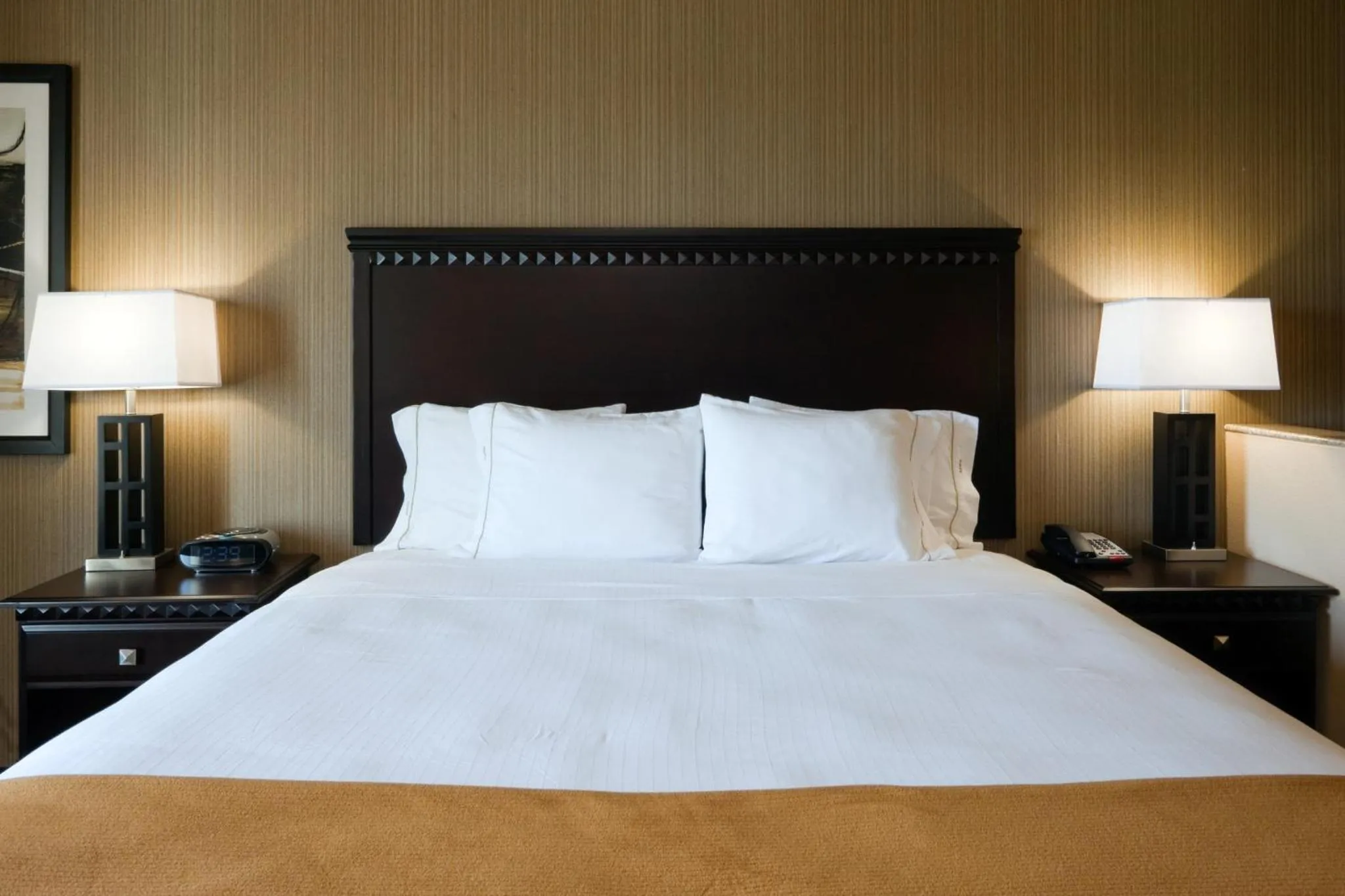 Photo of the whole room, Bed in Holiday Inn Express Hotel & Suites Ennis by IHG