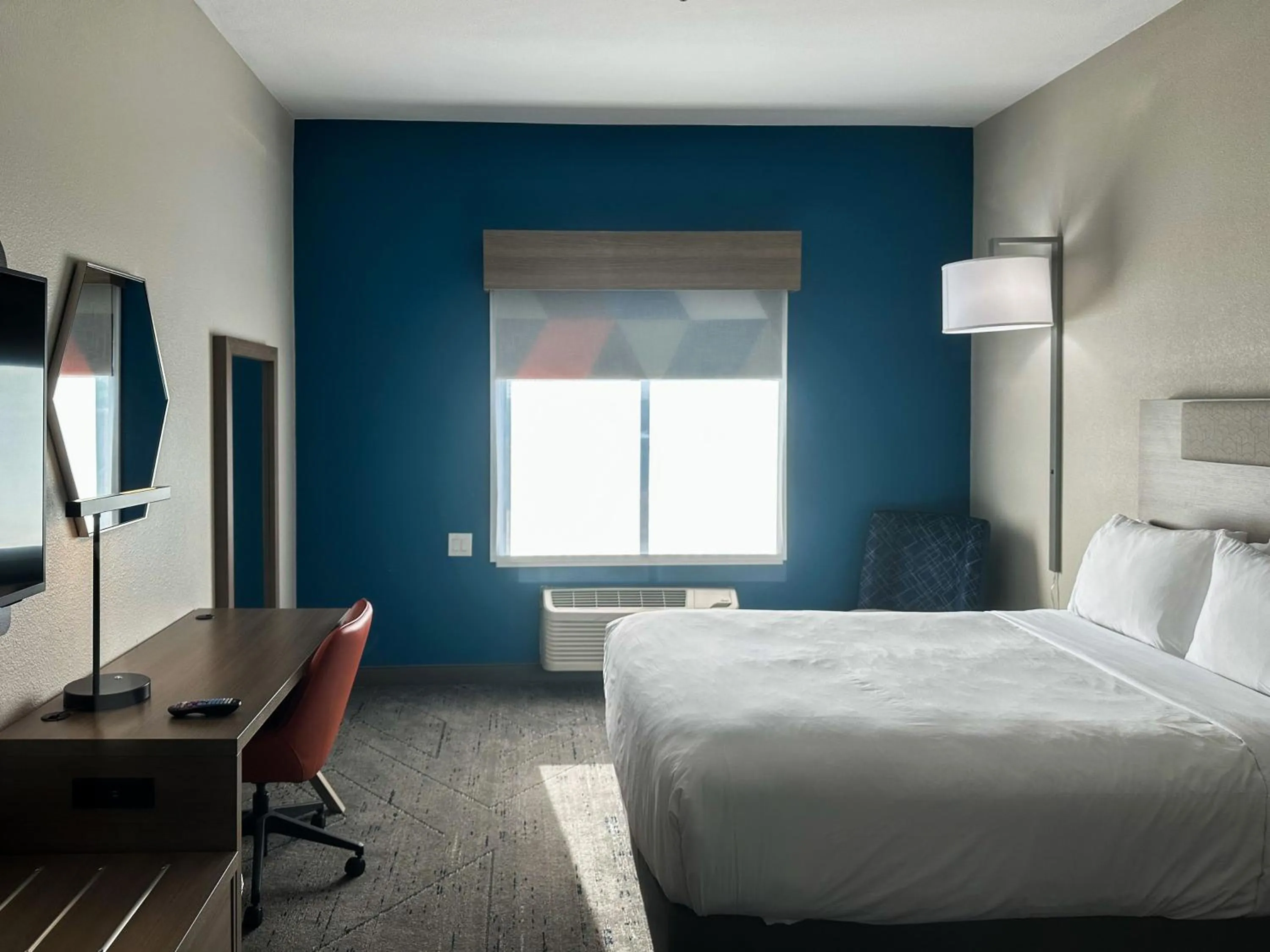 Bed in Holiday Inn Express Hotel & Suites Ennis by IHG