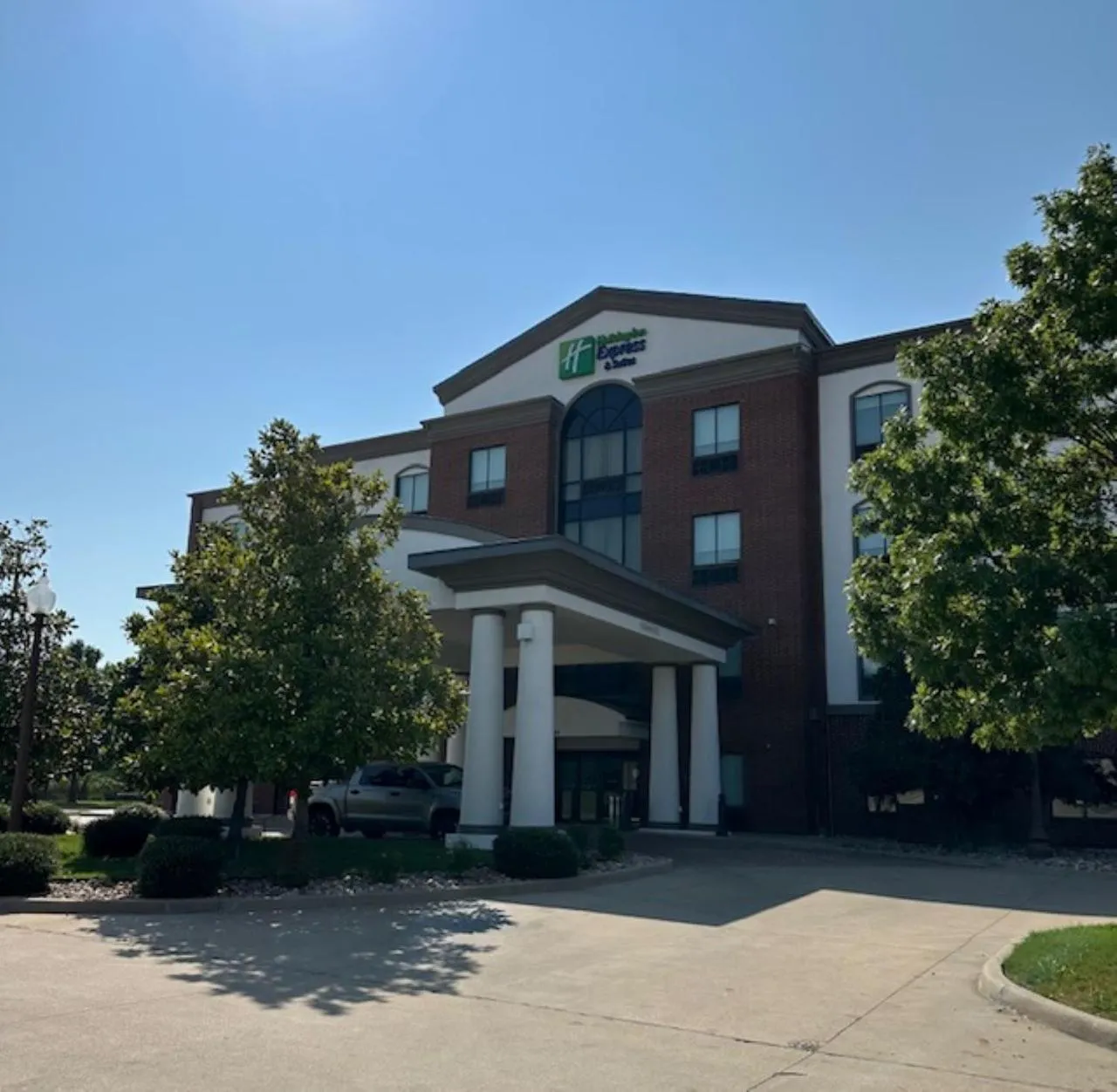 Holiday Inn Express Hotel & Suites Ennis by IHG