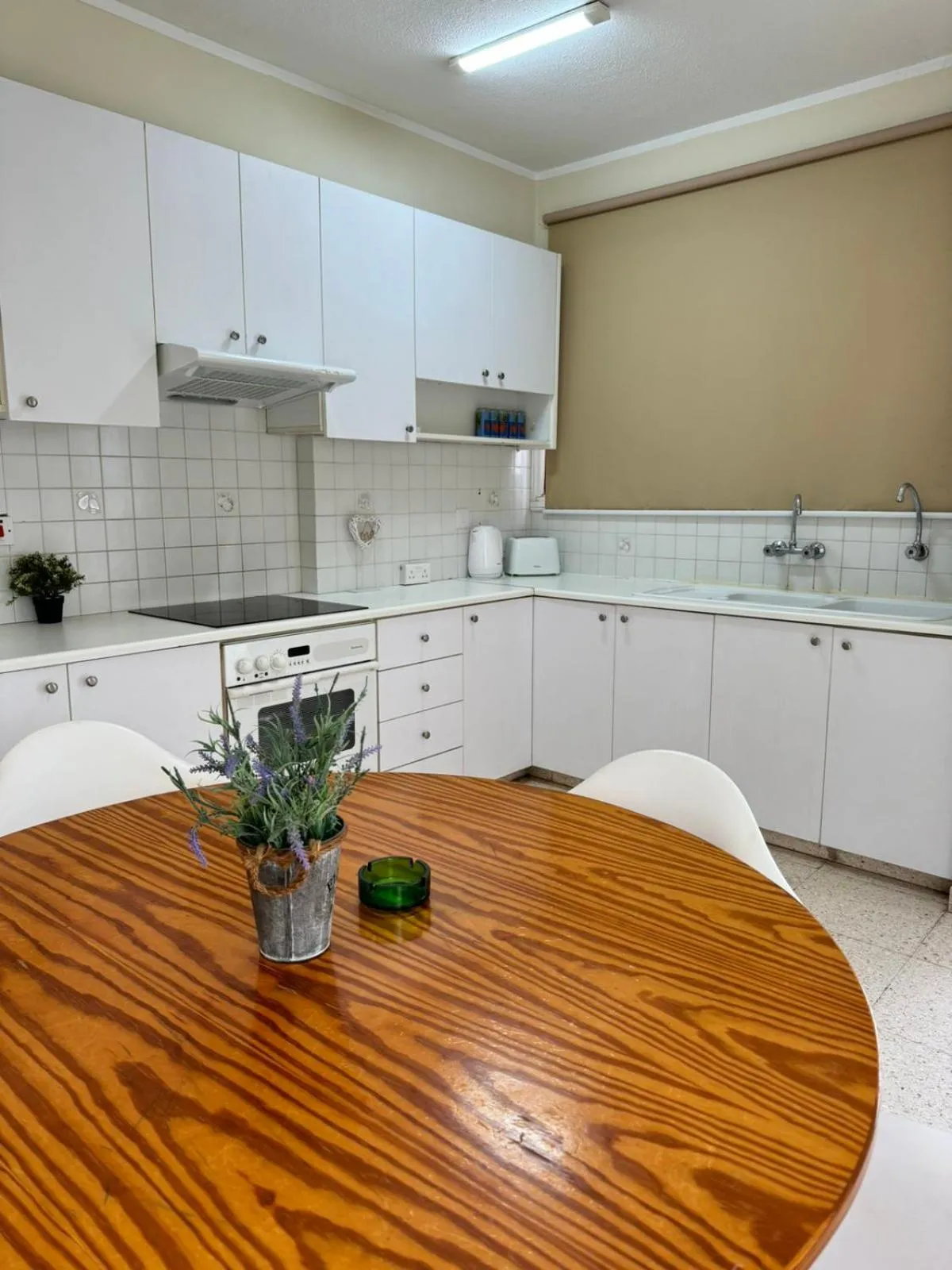Kitchen or kitchenette in Sea Apartments