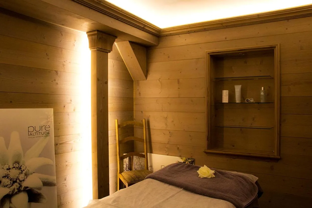 Massage, Bed in Hotel Le Samoyede