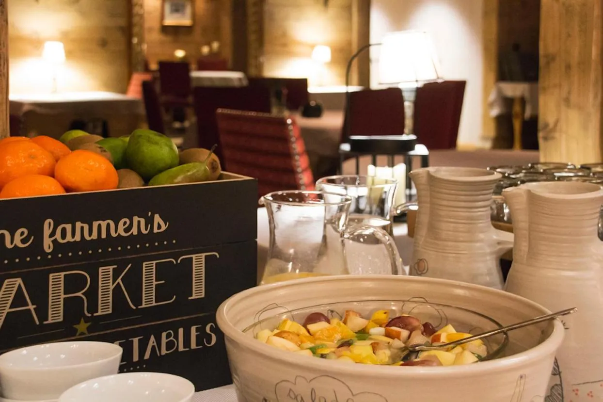 Breakfast in Hotel Le Samoyede