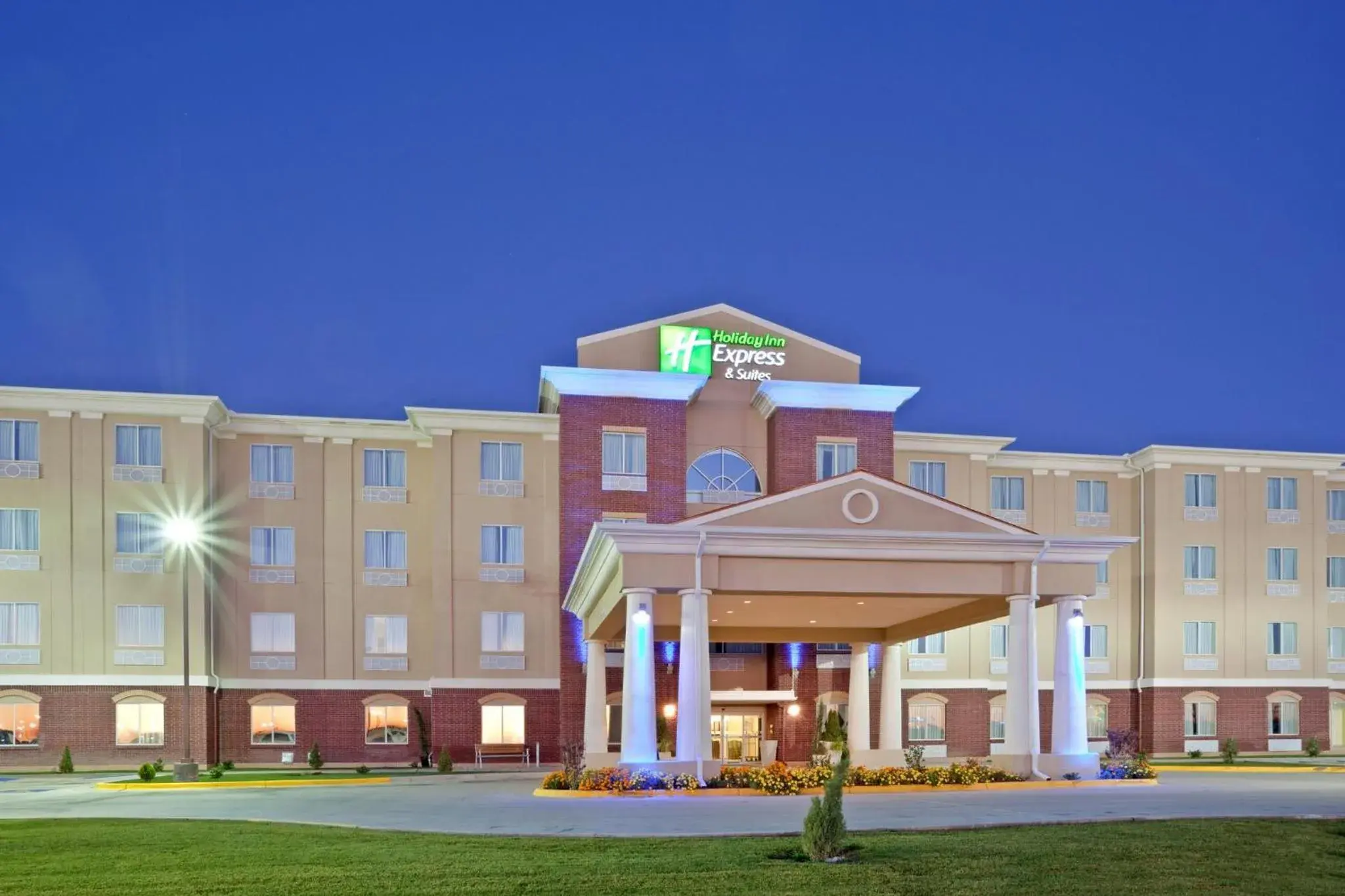 Property building in Holiday Inn Express Hotel & Suites Dumas by IHG Property building in Holiday Inn Express Hotel & Suites Dumas by IHG