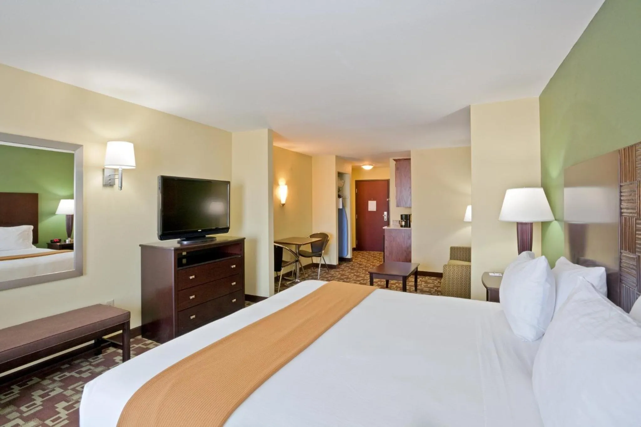 Bedroom, Bed in Holiday Inn Express Hotel & Suites Dumas by IHG