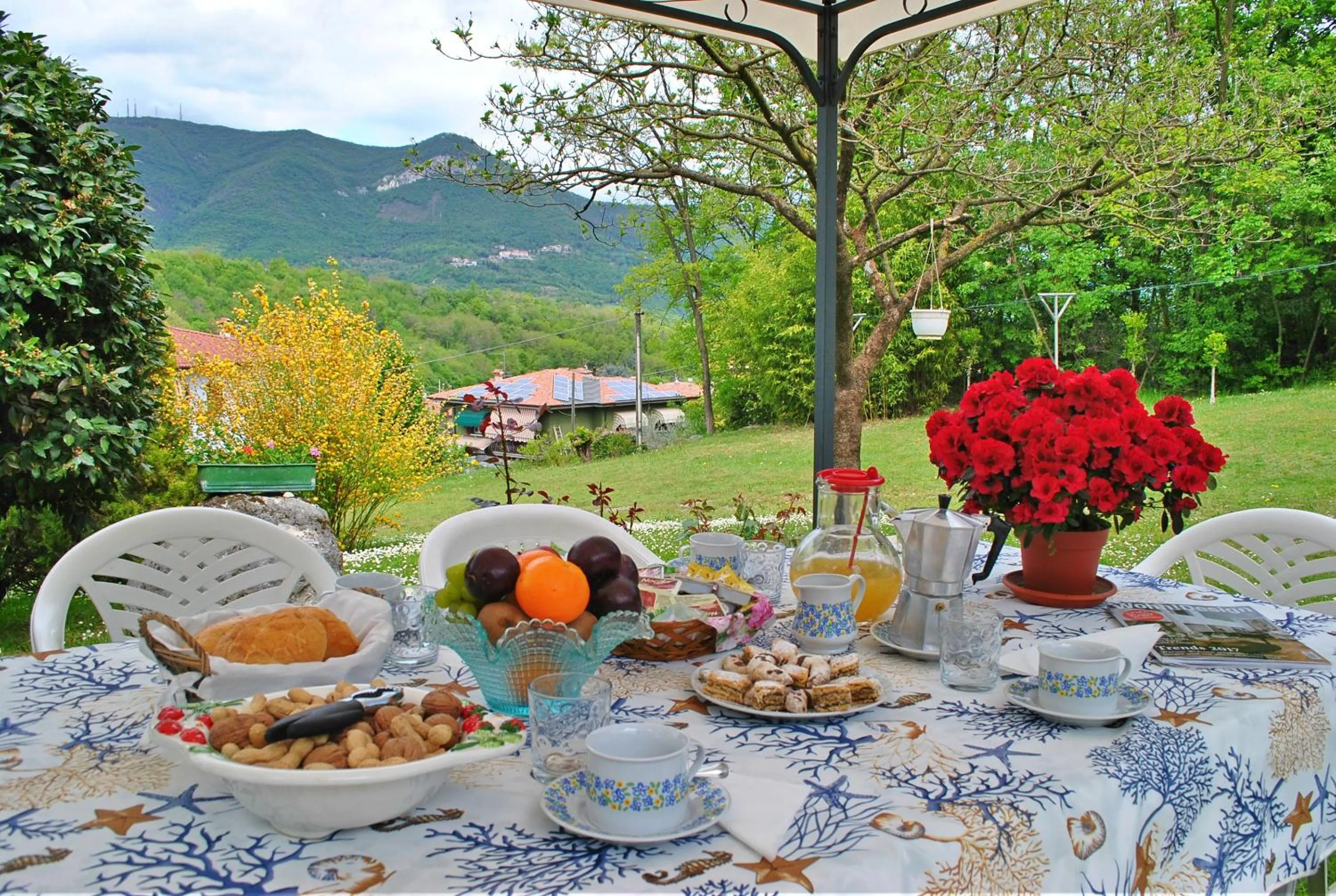 Coffee/tea facilities in B&B Marienn