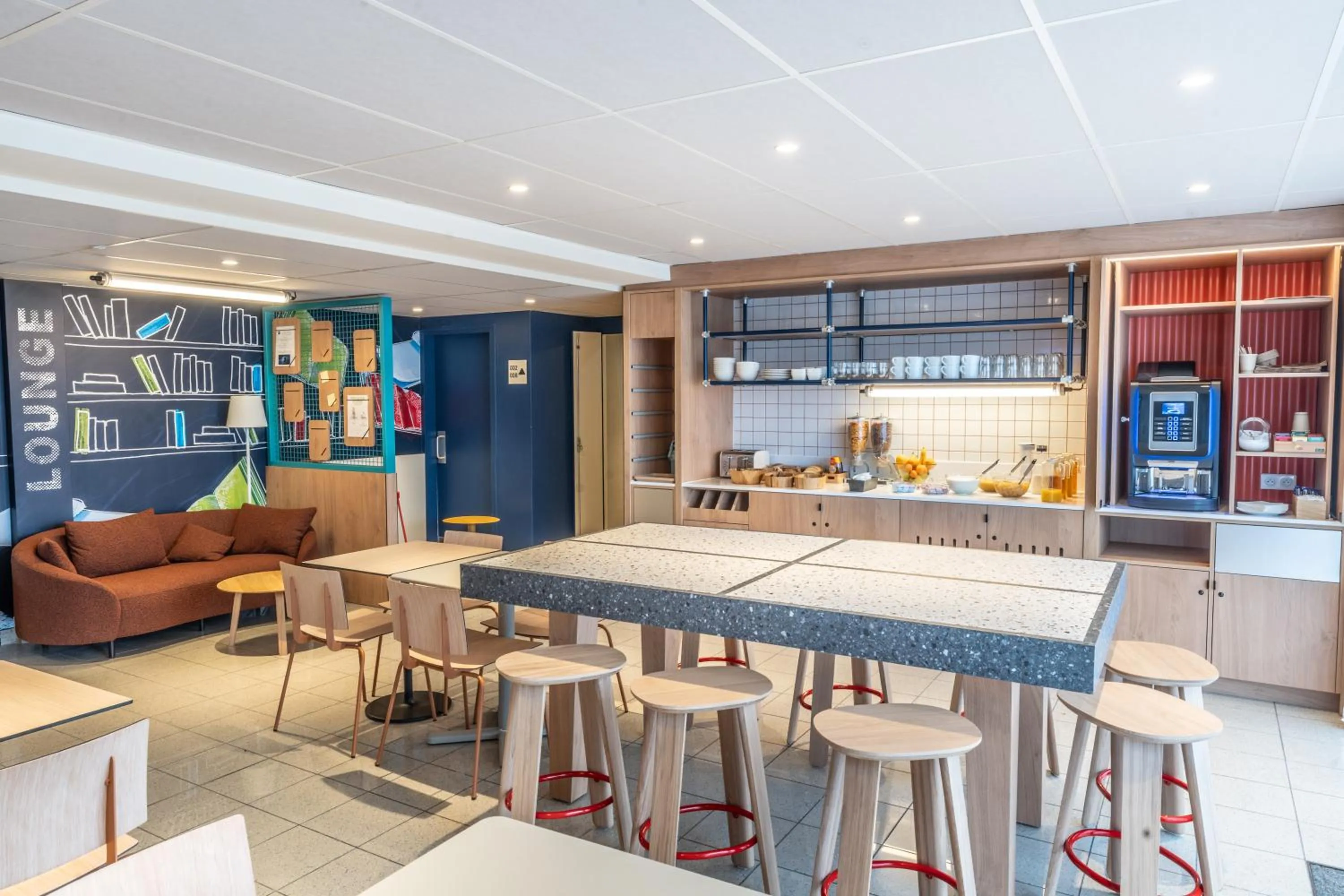 Breakfast in Hotel Ibis Budget Rennes Cesson