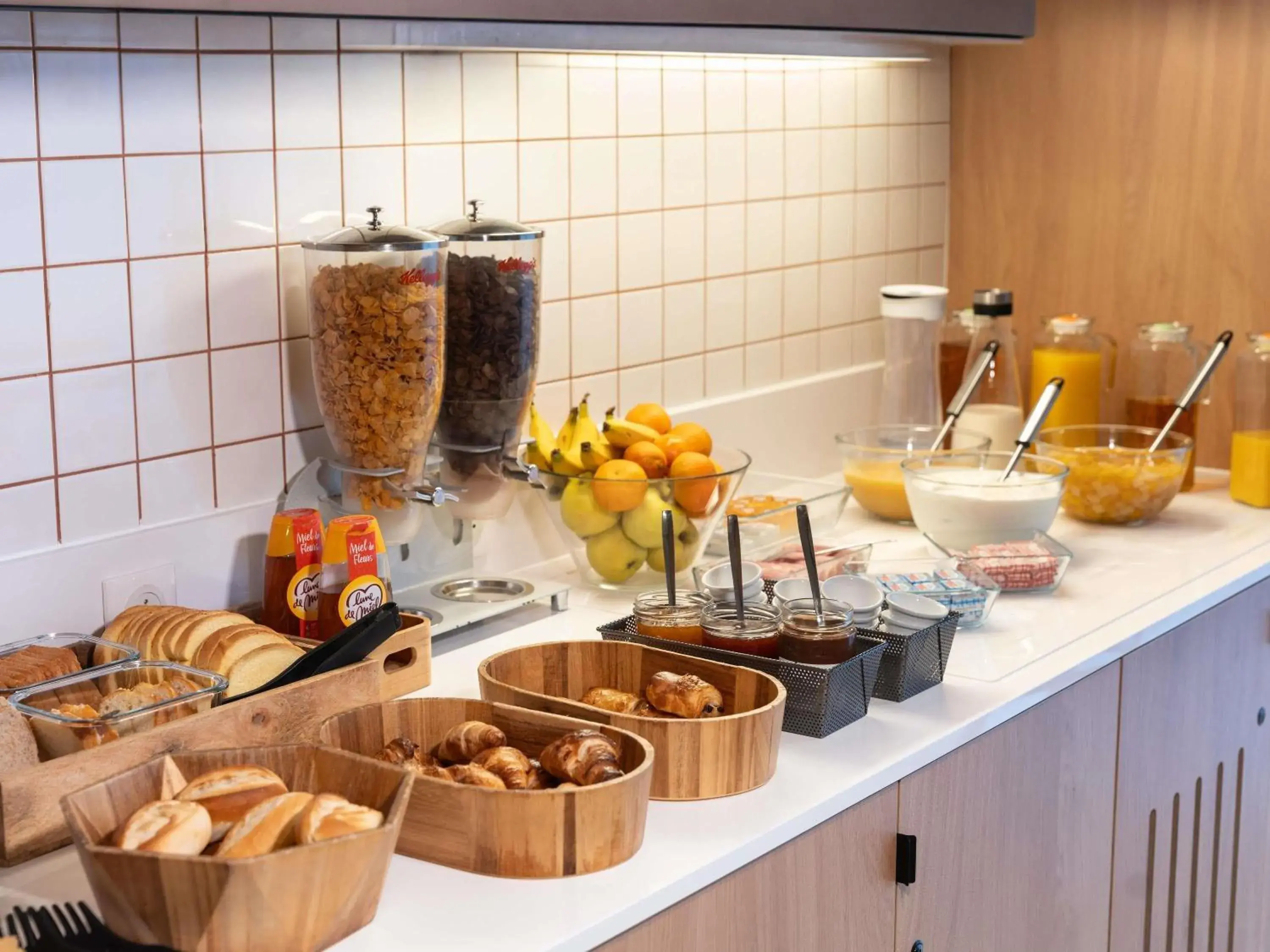 Breakfast in Hotel Ibis Budget Rennes Cesson Breakfast in Hotel Ibis Budget Rennes Cesson