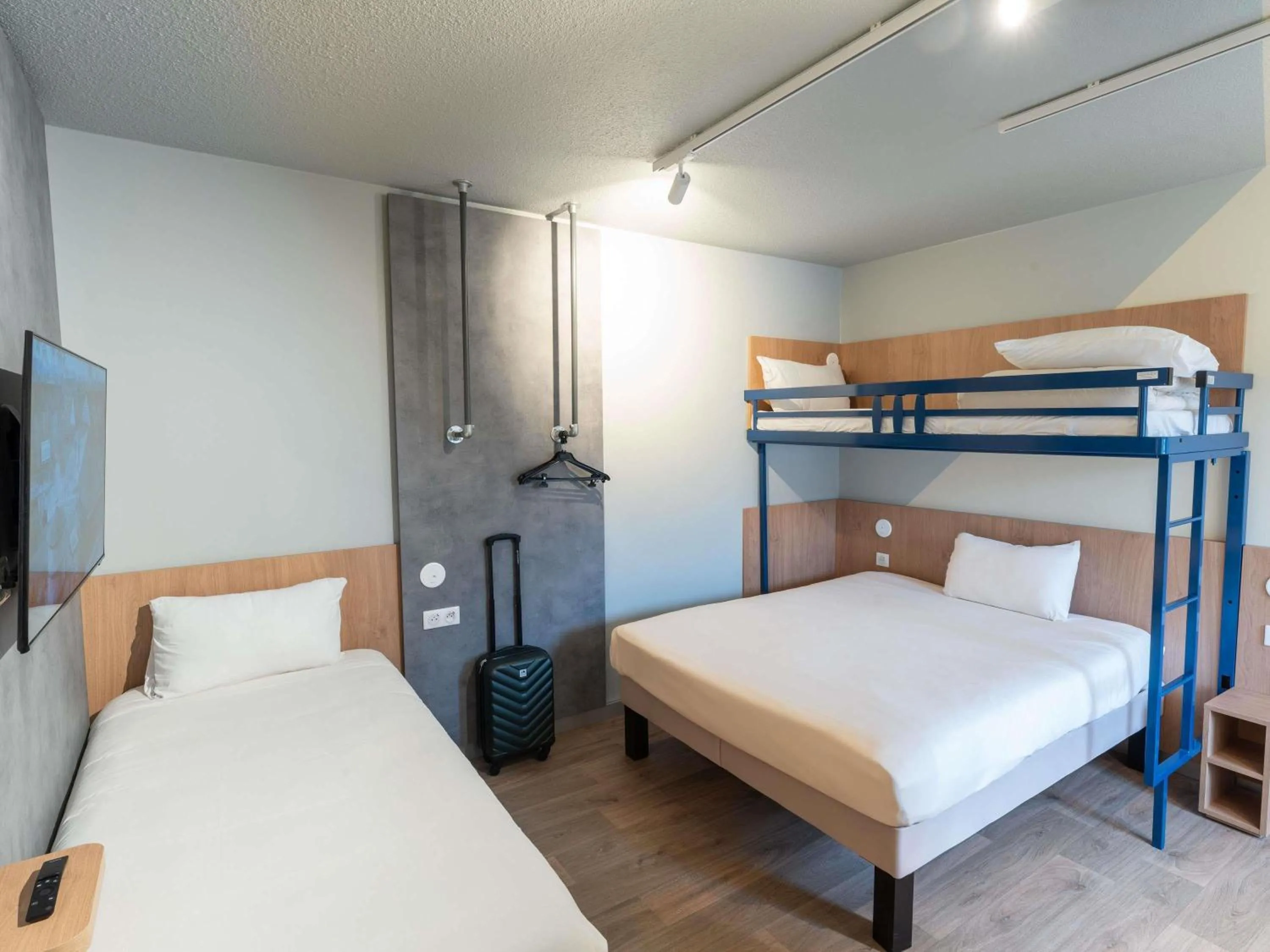 Bedroom, Bed in Hotel Ibis Budget Rennes Cesson
