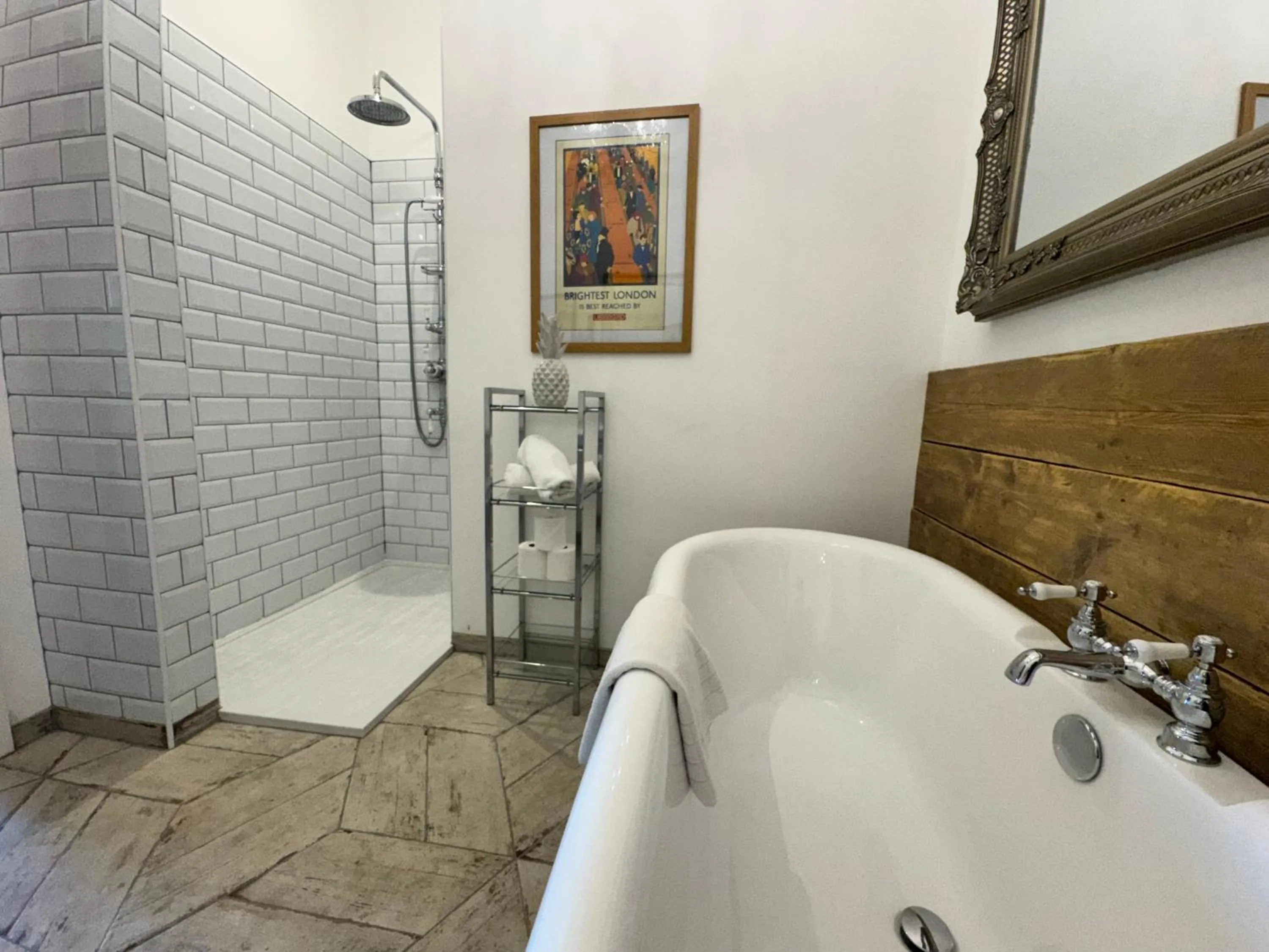 Shower in The Bowl Inn