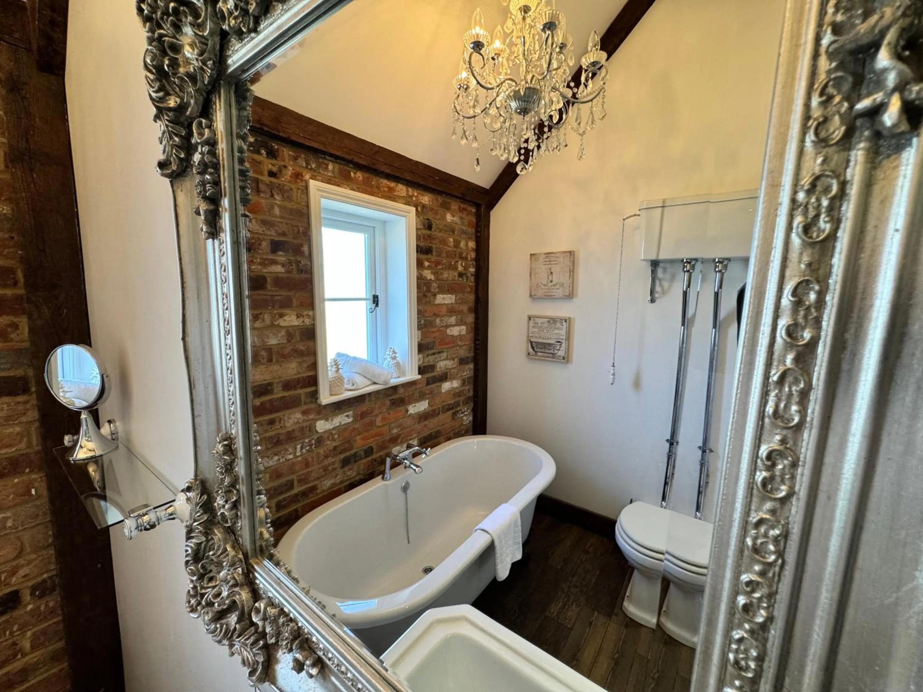 Bathroom in The Bowl Inn