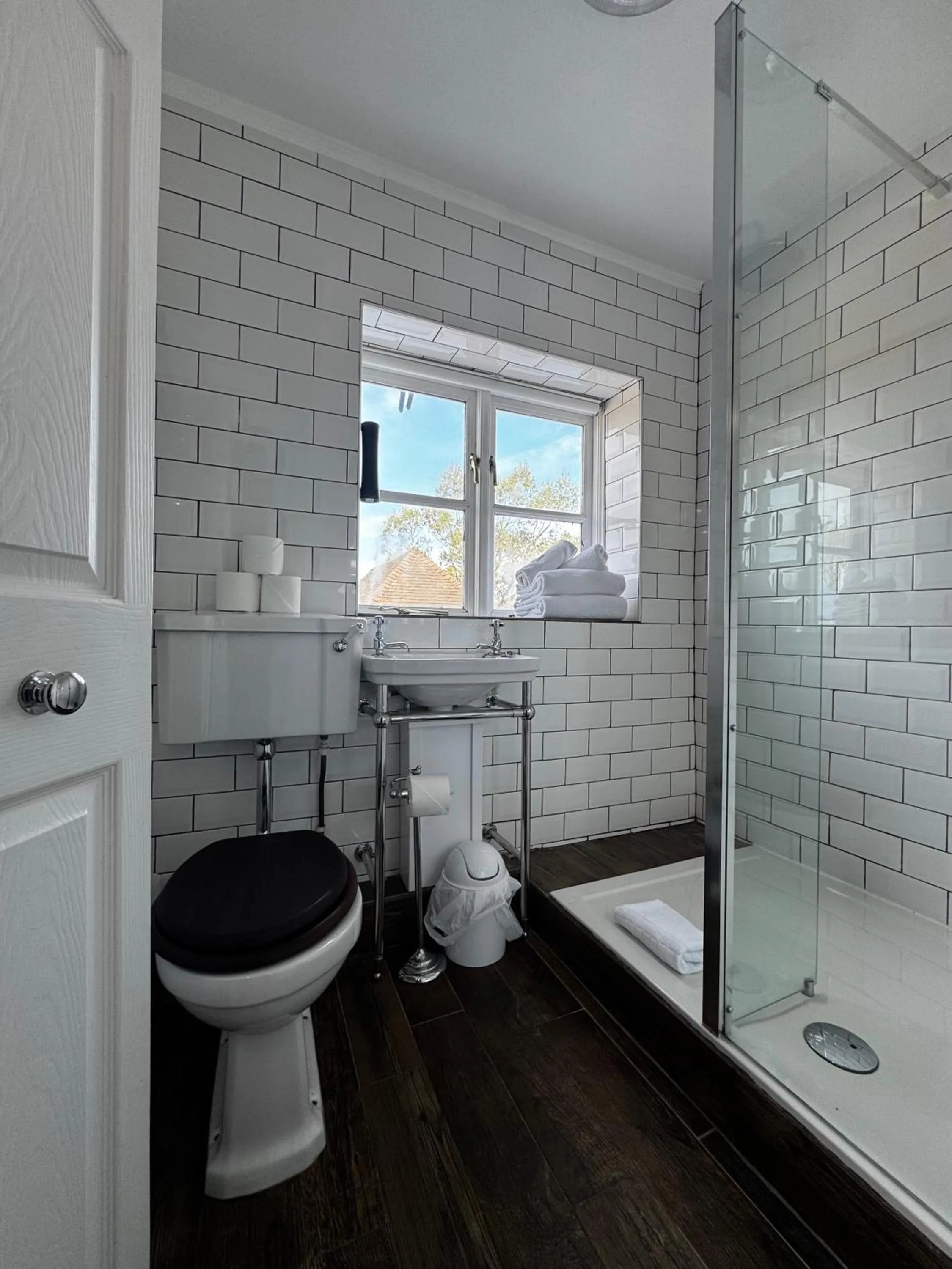 Shower in The Bowl Inn