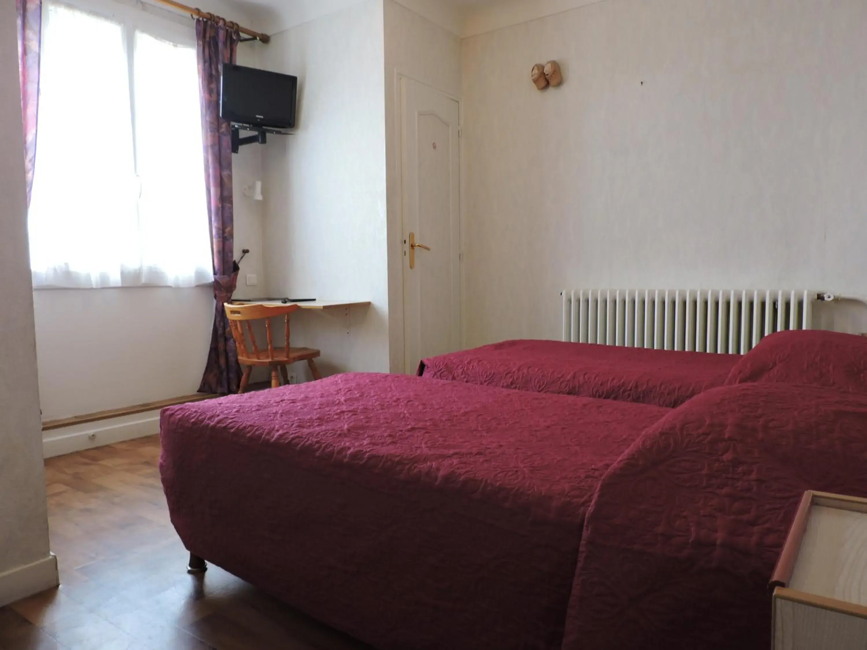 Twin Room in Belvedere Montargis Amilly Twin Room in Belvedere Montargis Amilly