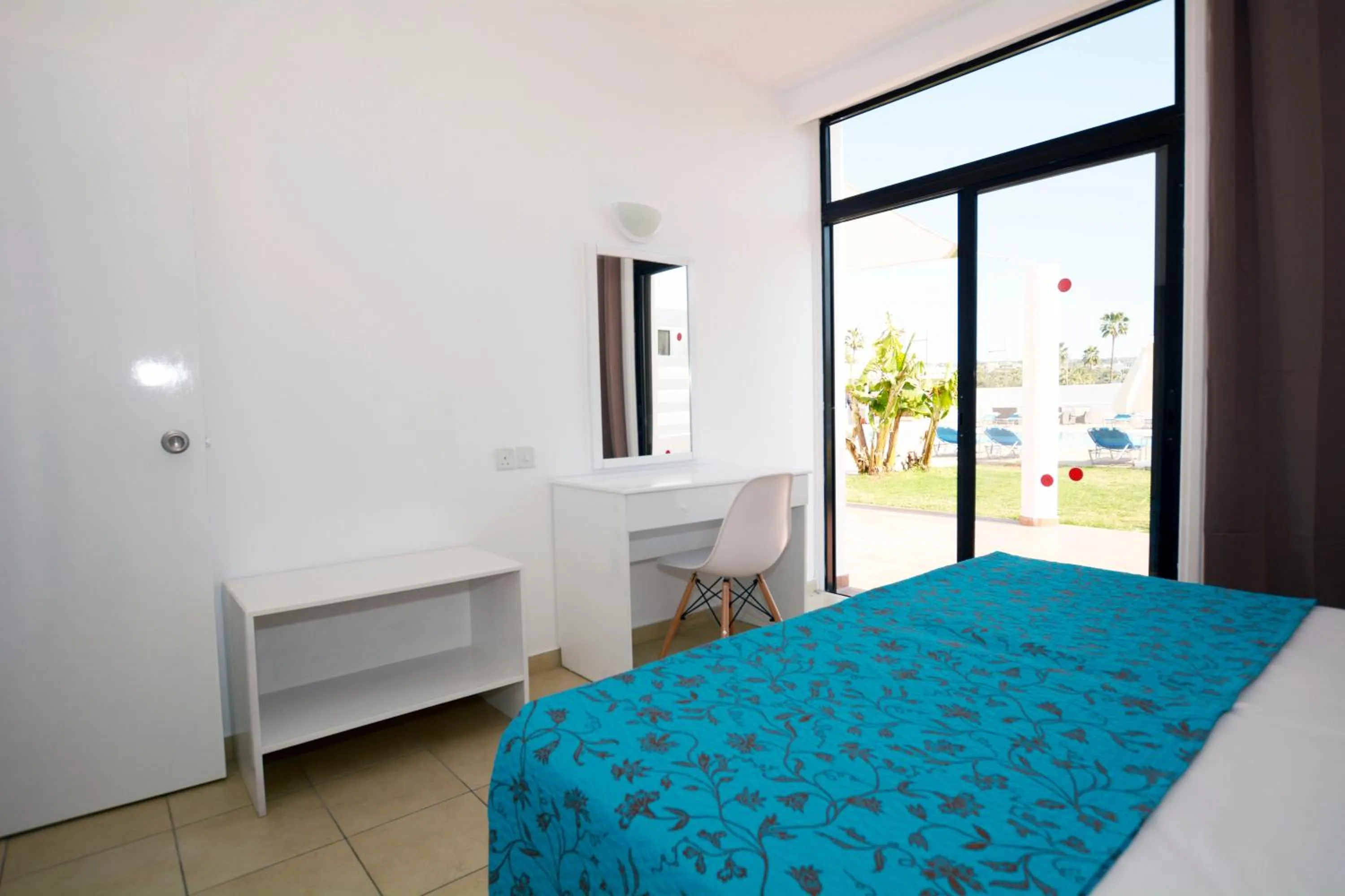 Day in Lantiana Napa Aparthotel