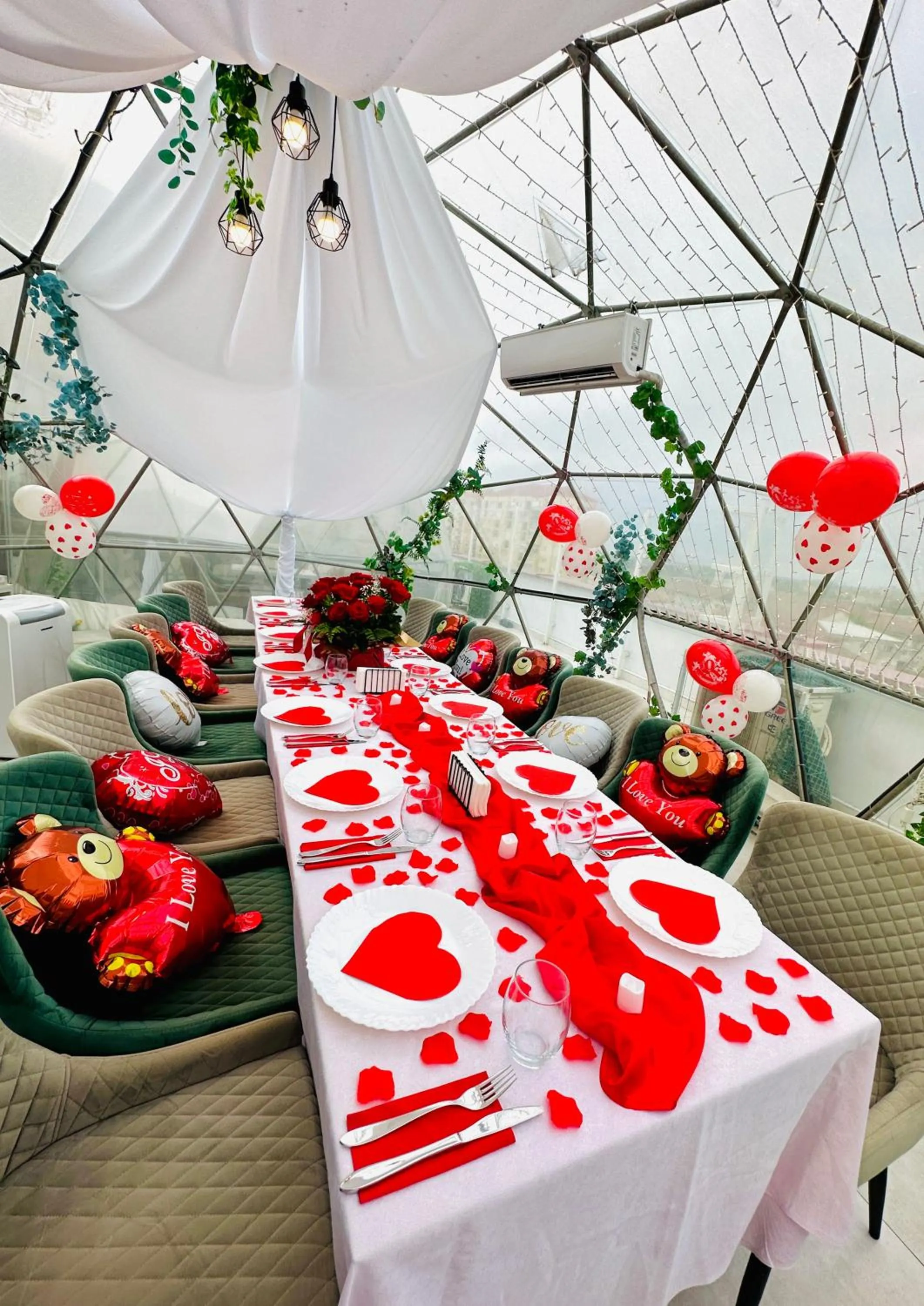 Restaurant/places to eat in Hotel Nevis Wellness & SPA