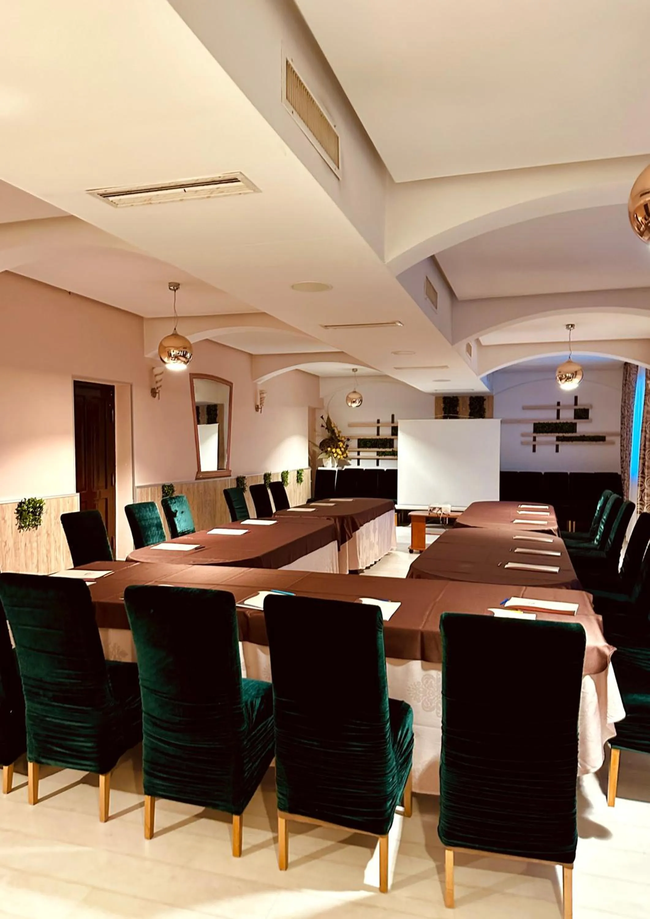 Business facilities in Hotel Nevis Wellness & SPA