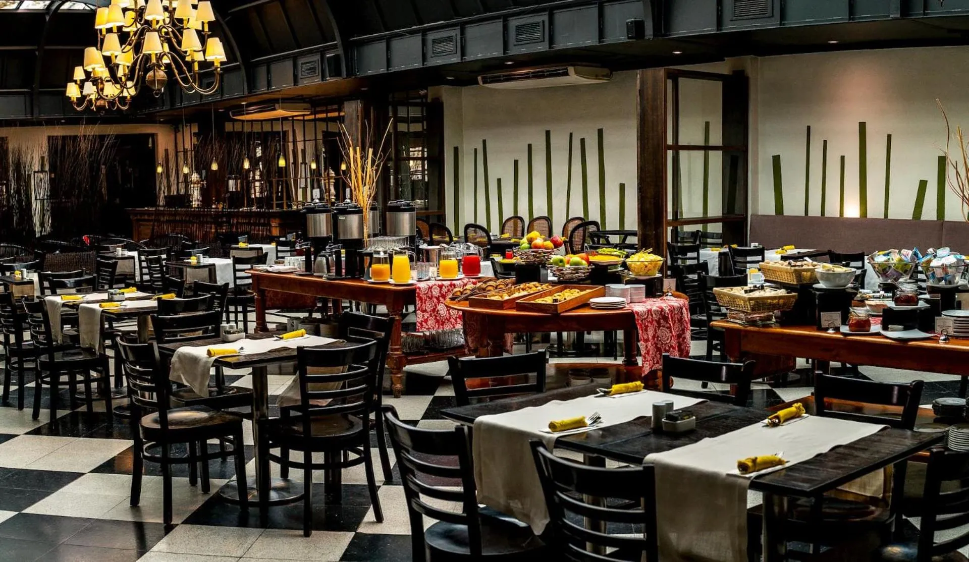 Restaurant/places to eat in Hotel Fundador