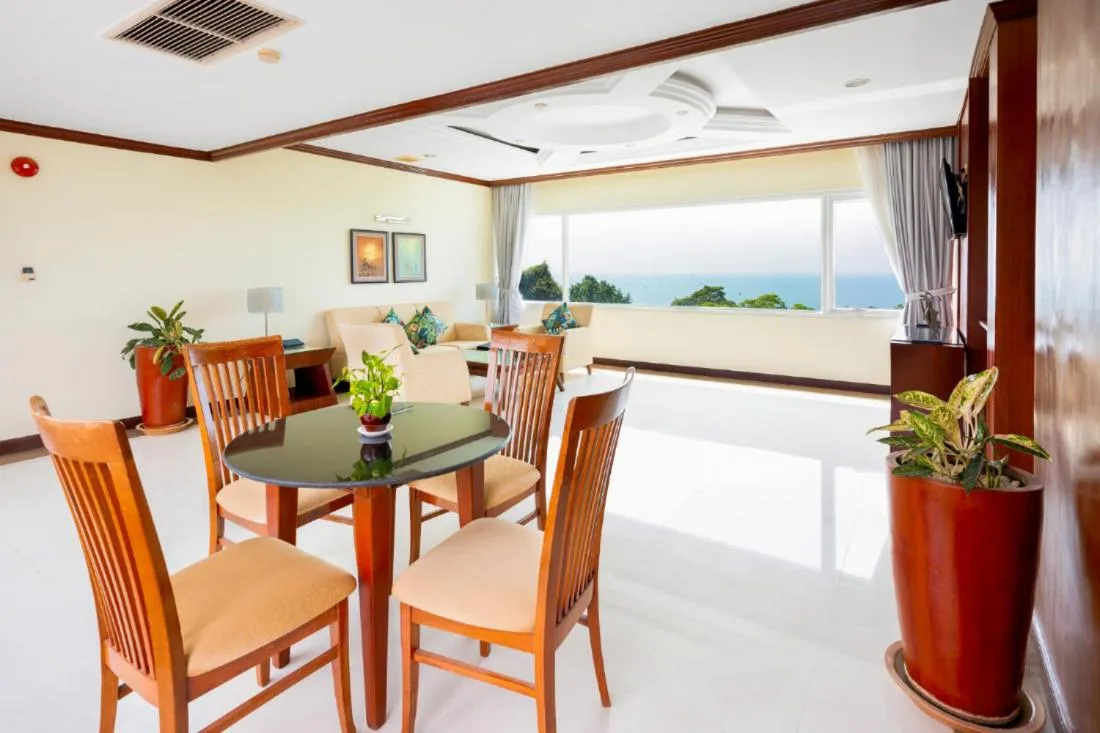 Independence Hotel Resort & Spa