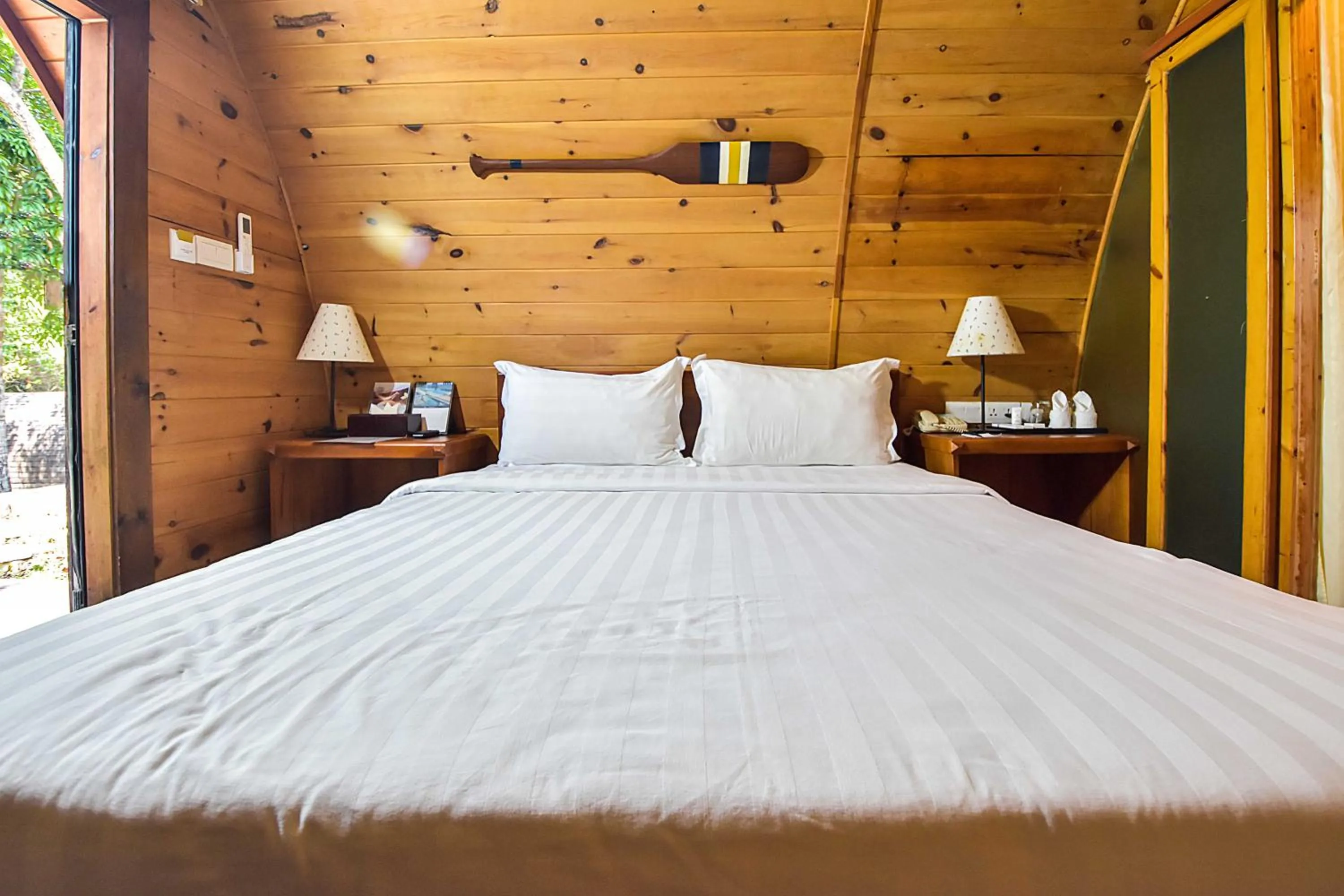 Bed in Independence Hotel Resort & Spa