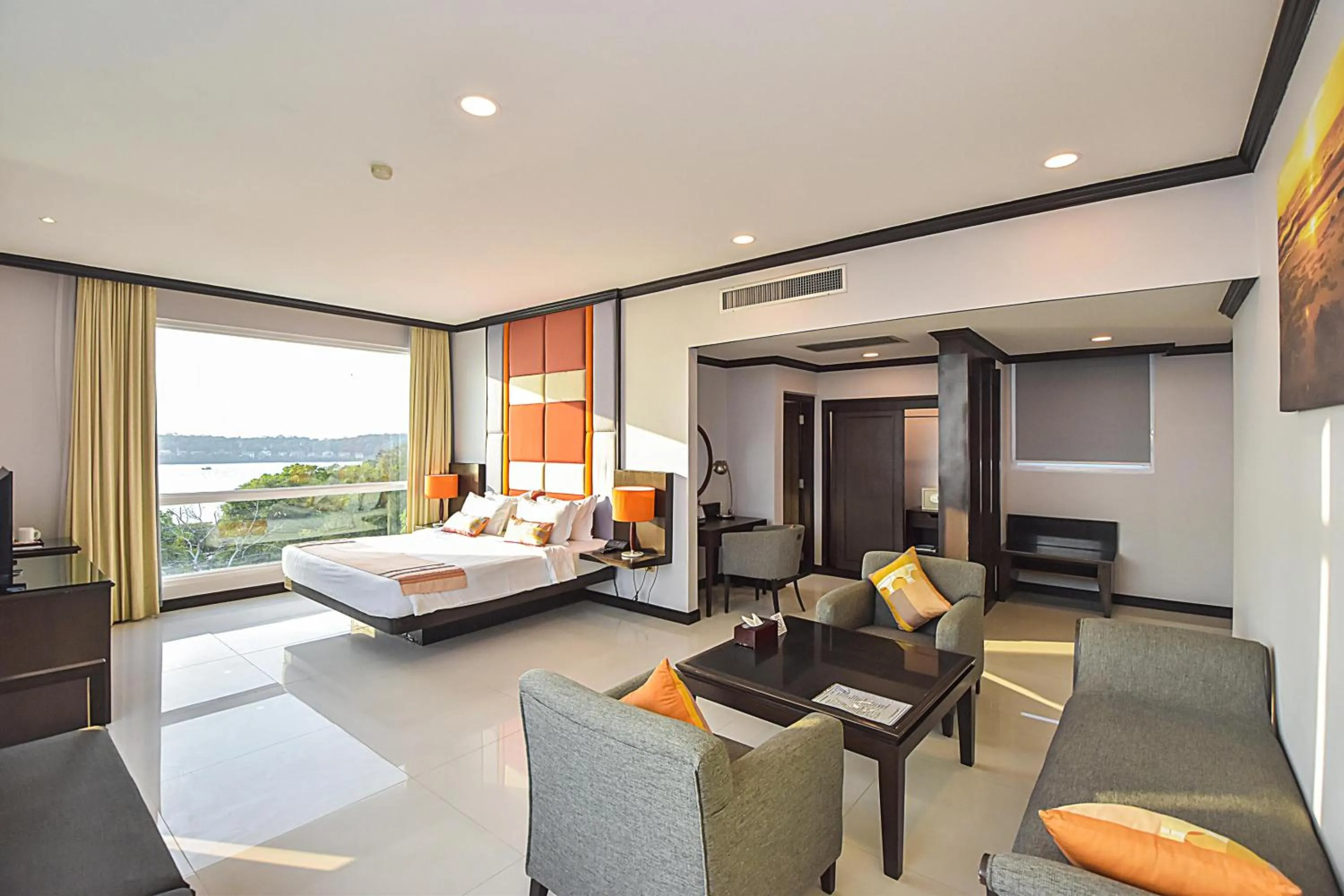 Bed in Independence Hotel Resort & Spa