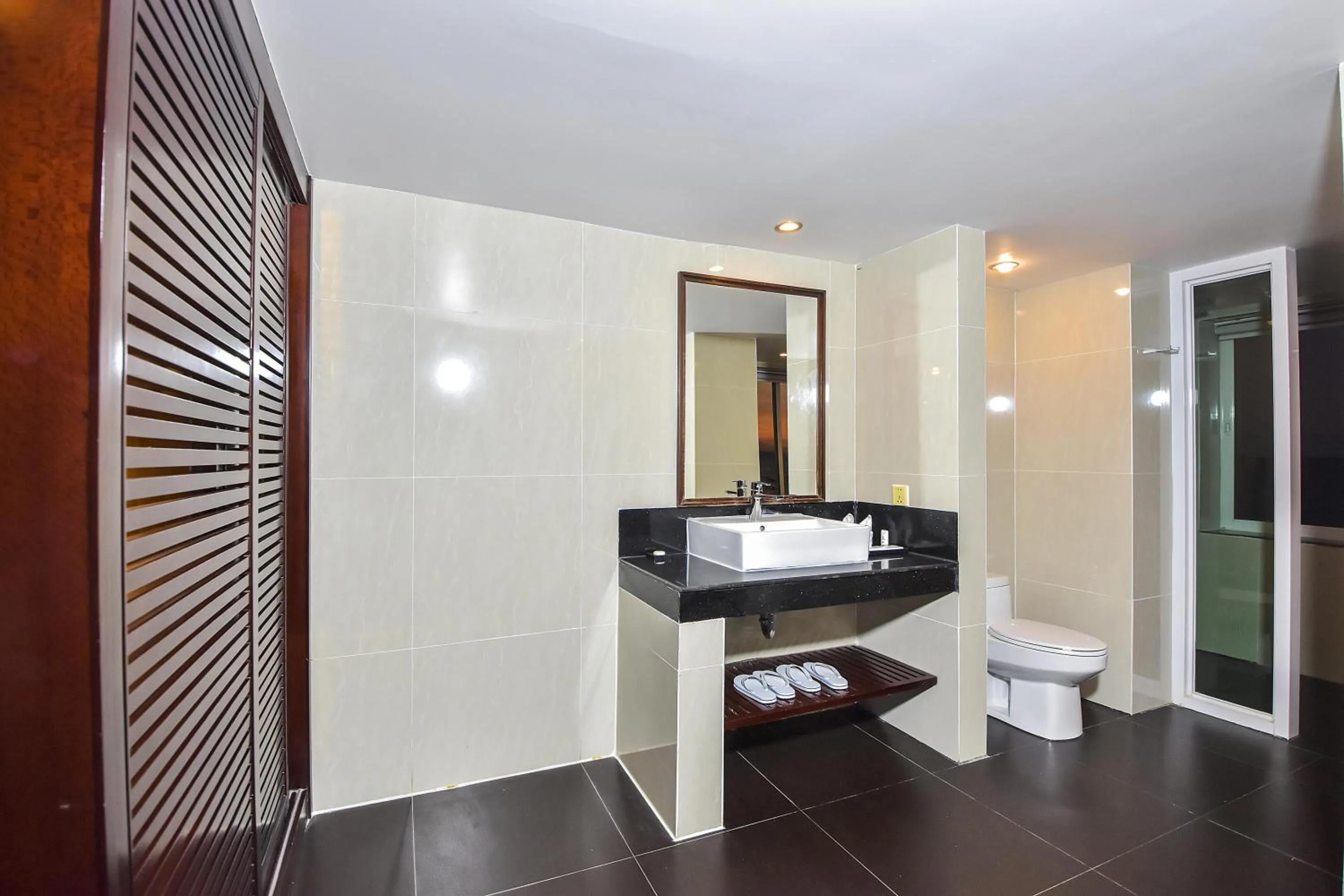 Toilet in Independence Hotel Resort & Spa