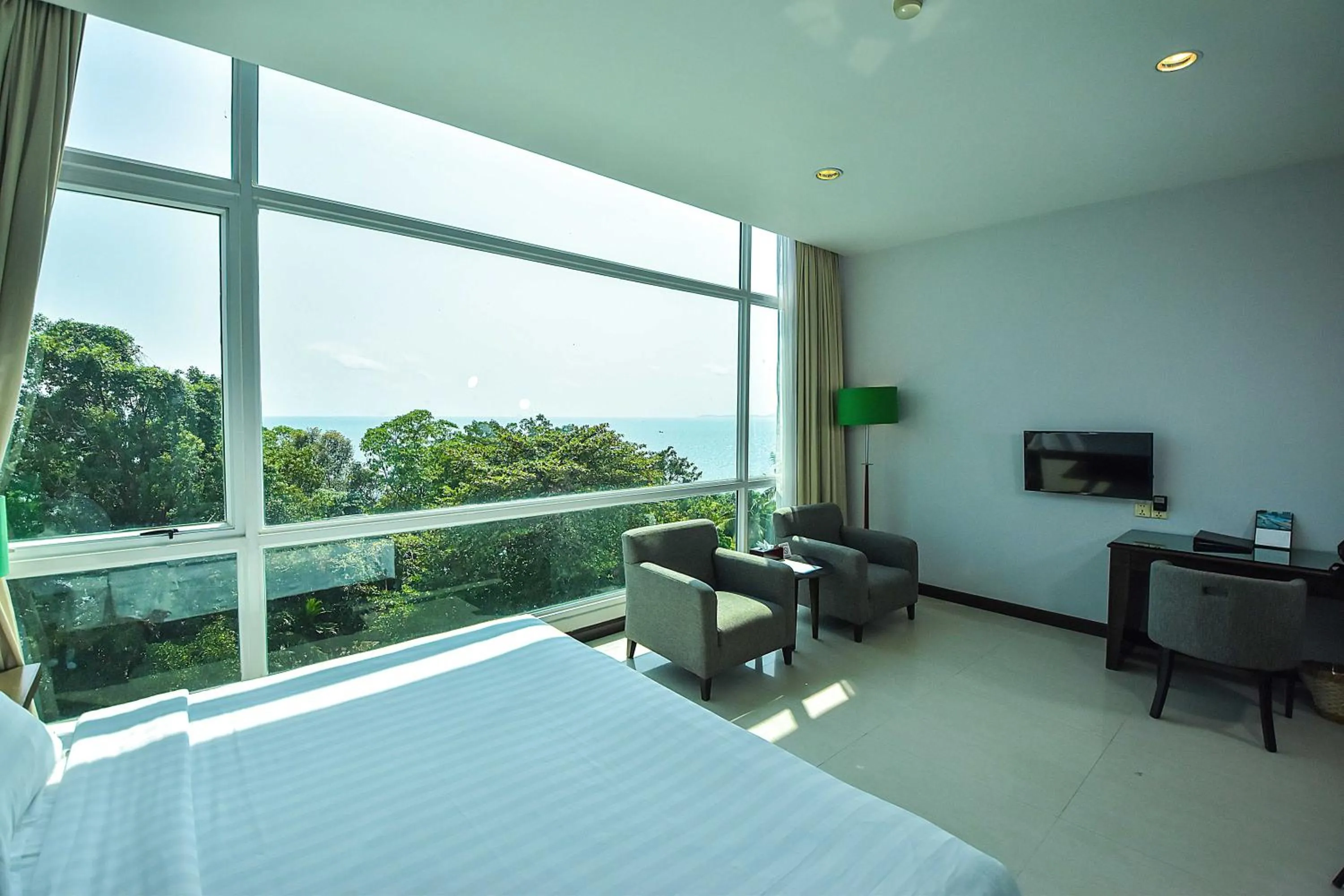 Sea view, Bed in Independence Hotel Resort & Spa