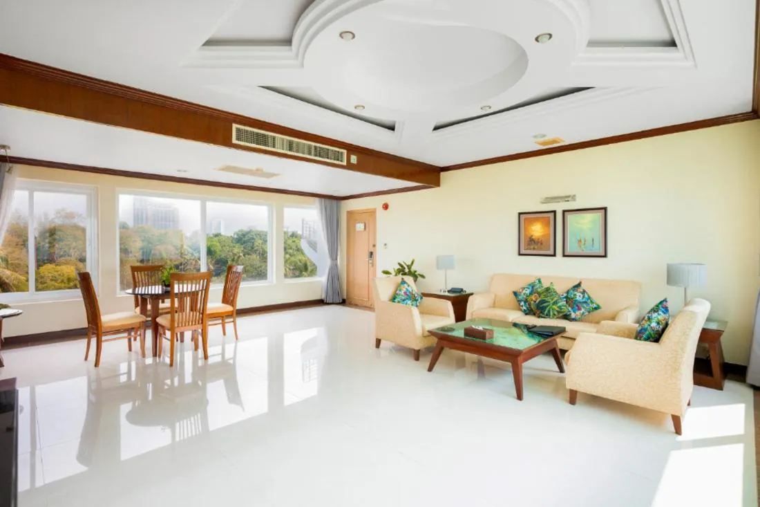 Independence Hotel Resort & Spa