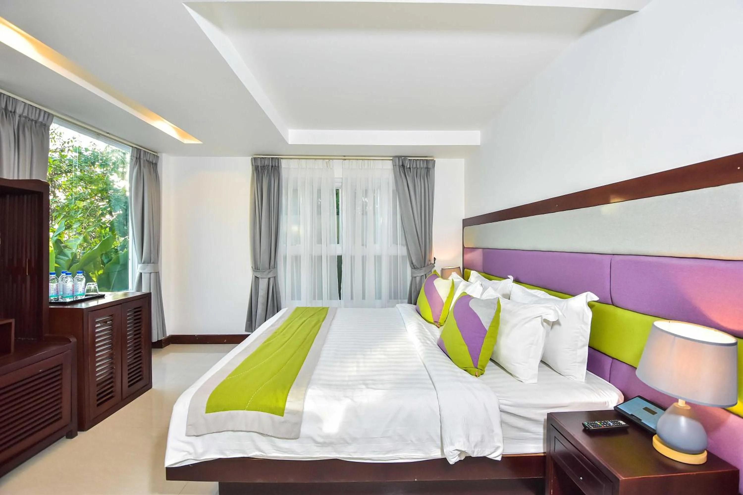 Bedroom, Bed in Independence Hotel Resort & Spa