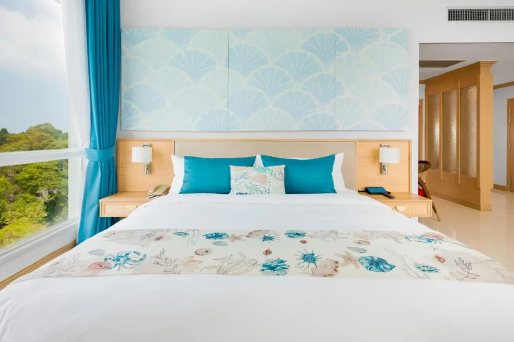 Bed in Independence Hotel Resort & Spa