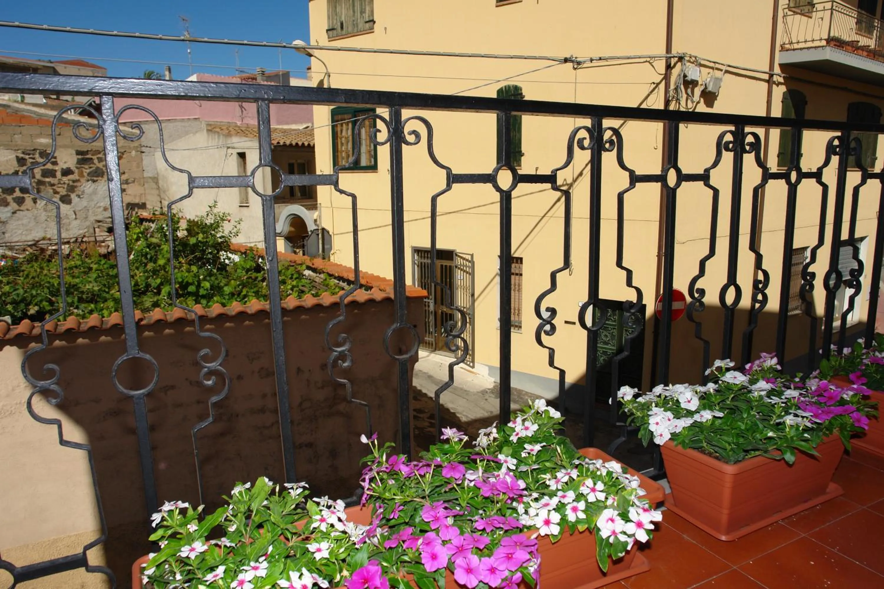 Balcony/Terrace in Su Pasu B&B