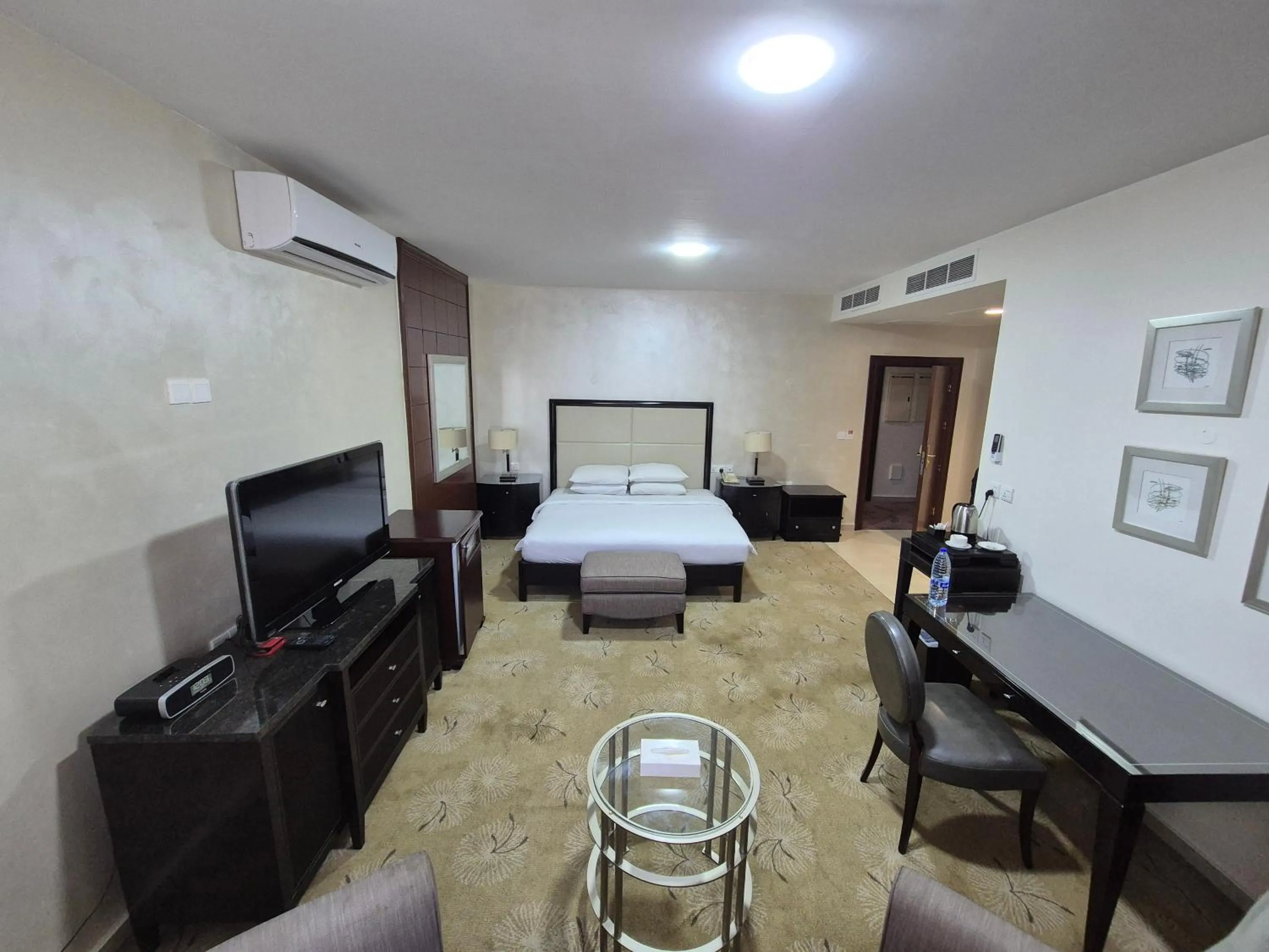 Bed in Le Vendome Hotel