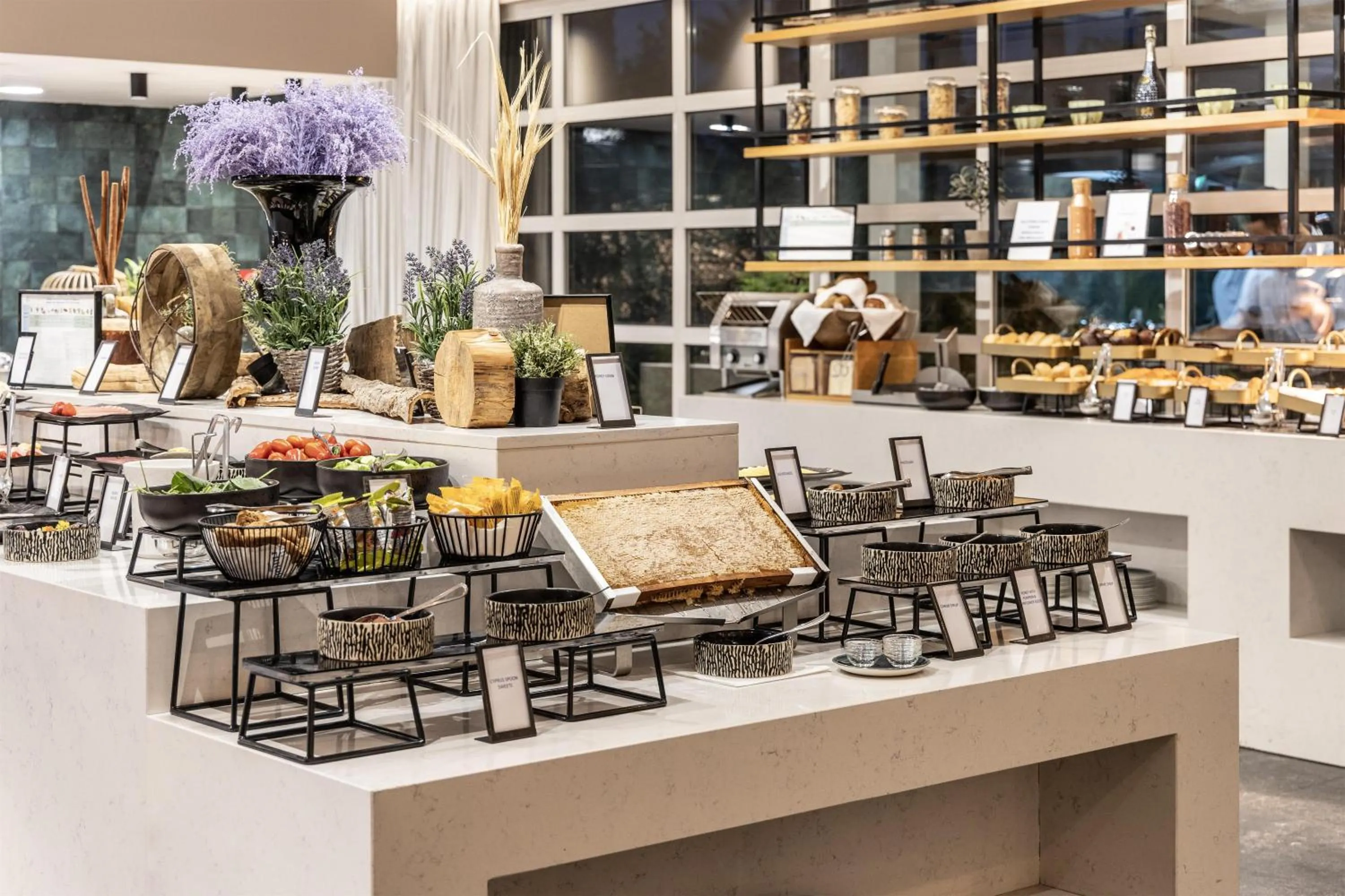 Restaurant/places to eat in Hilton Nicosia