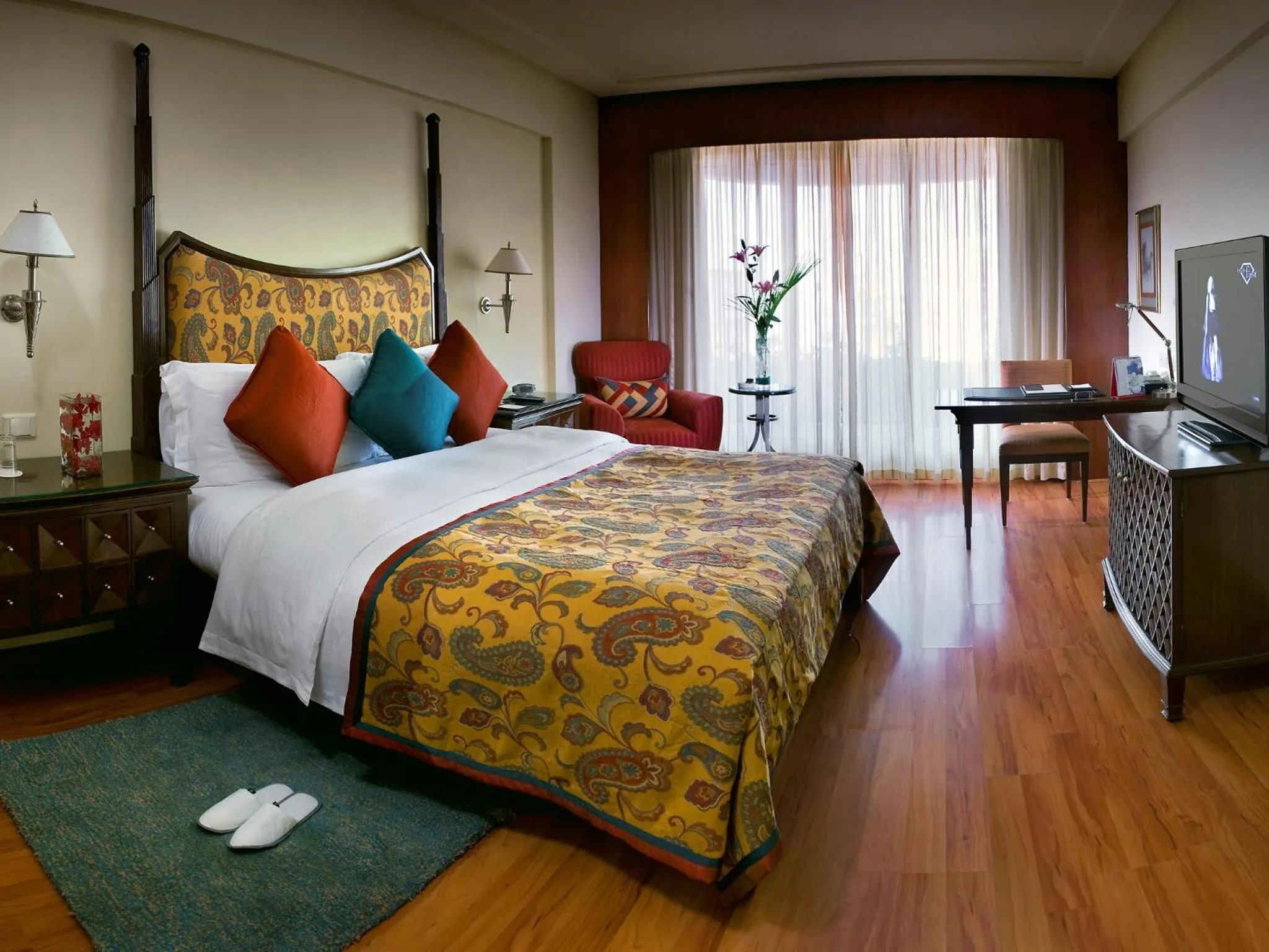 Photo of the whole room, Bed in The Lalit Mumbai