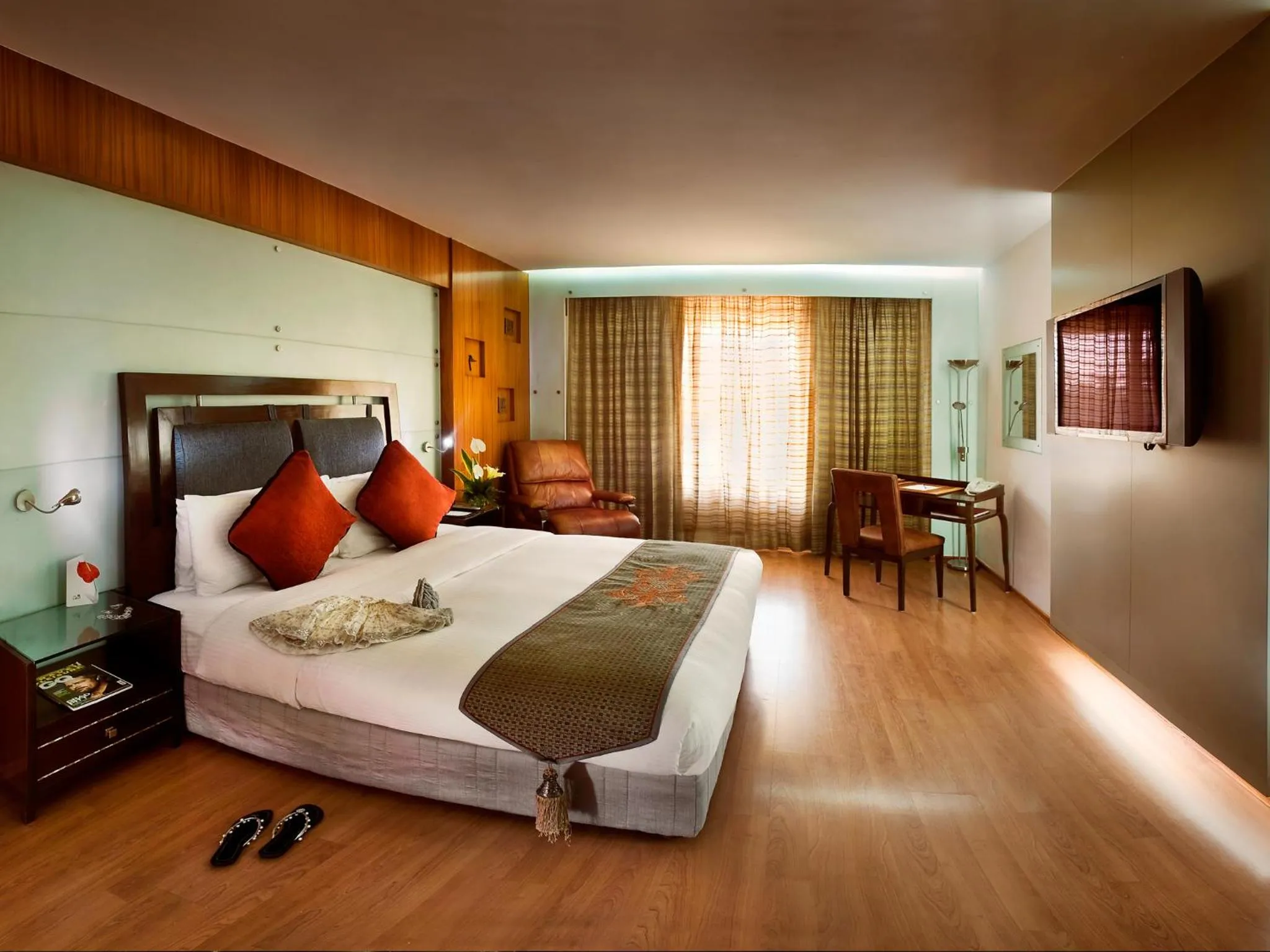 Photo of the whole room, Bed in The Lalit Mumbai