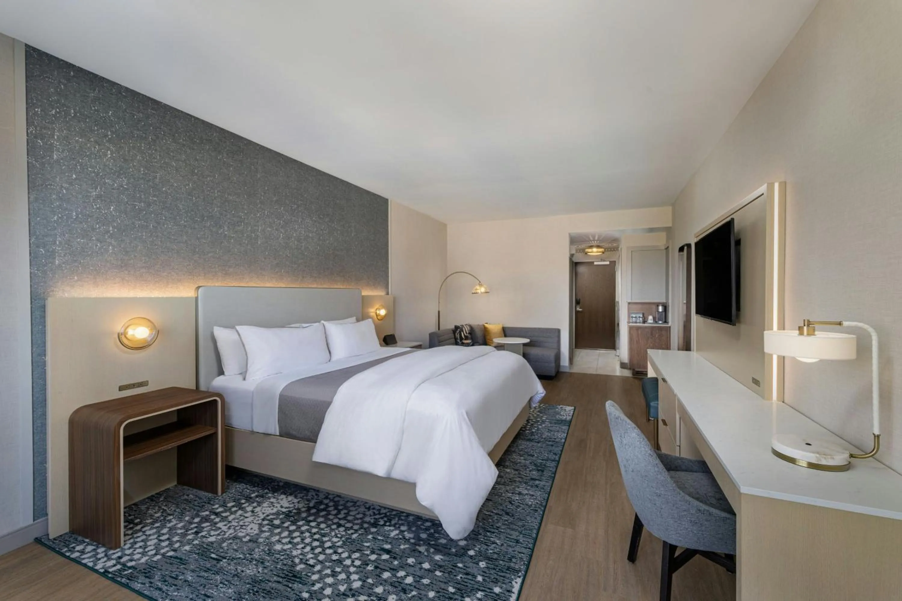 Photo of the whole room, Bed in The Westin Buffalo