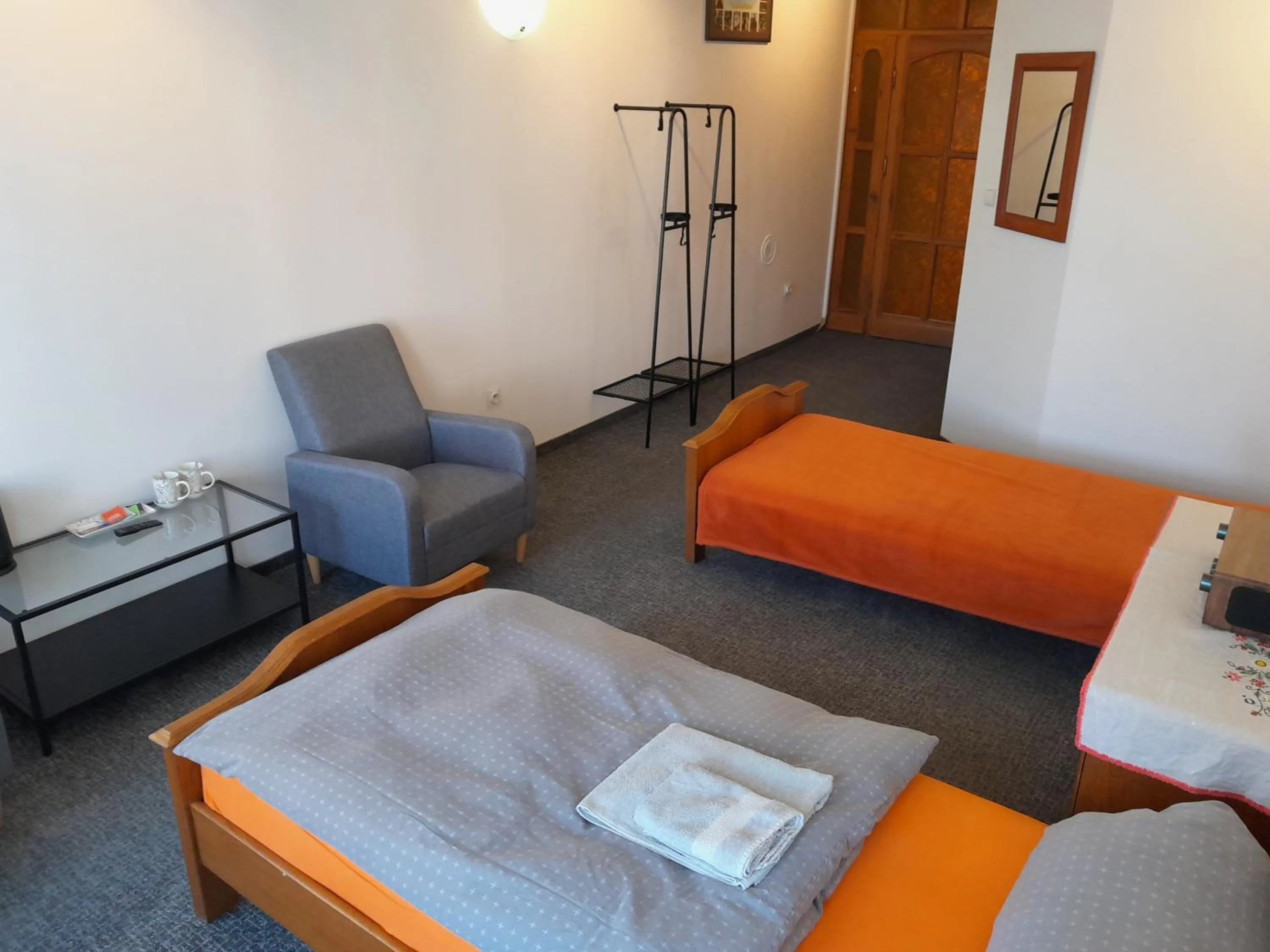 Bed in Academus Pub & Guest House