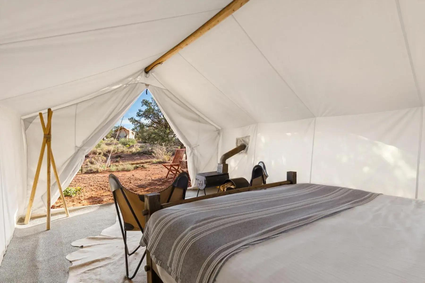 Safari Tent with Three Twin Beds and Shared Bathroom in Under Canvas Grand Canyon Safari Tent with Three Twin Beds and Shared Bathroom in Under Canvas Grand Canyon