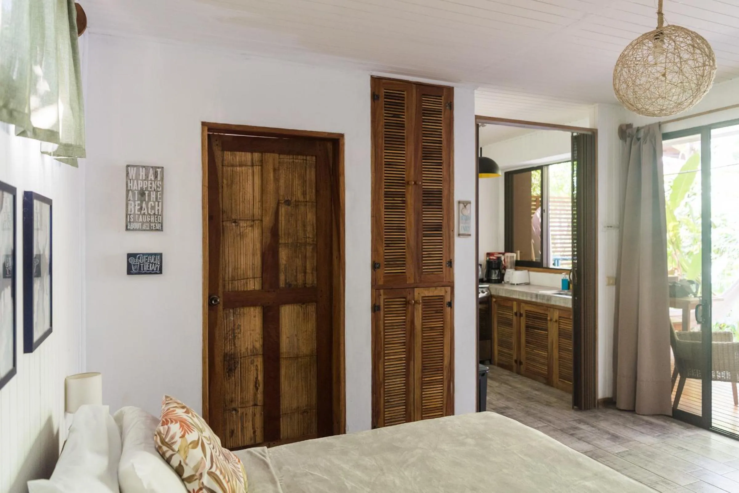 Property building, Bed in Ohana Villas