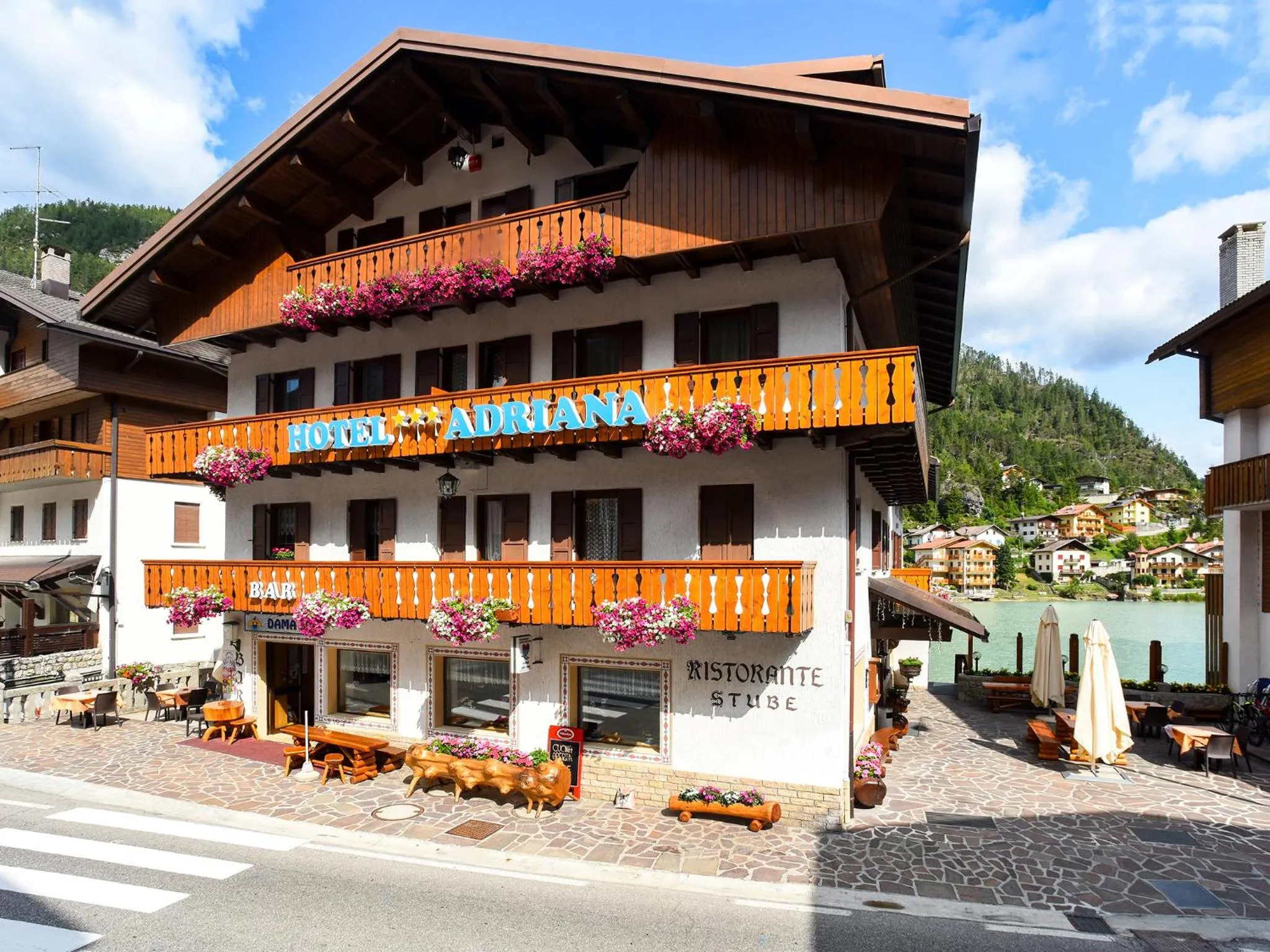 Facade/entrance in Hotel Adriana