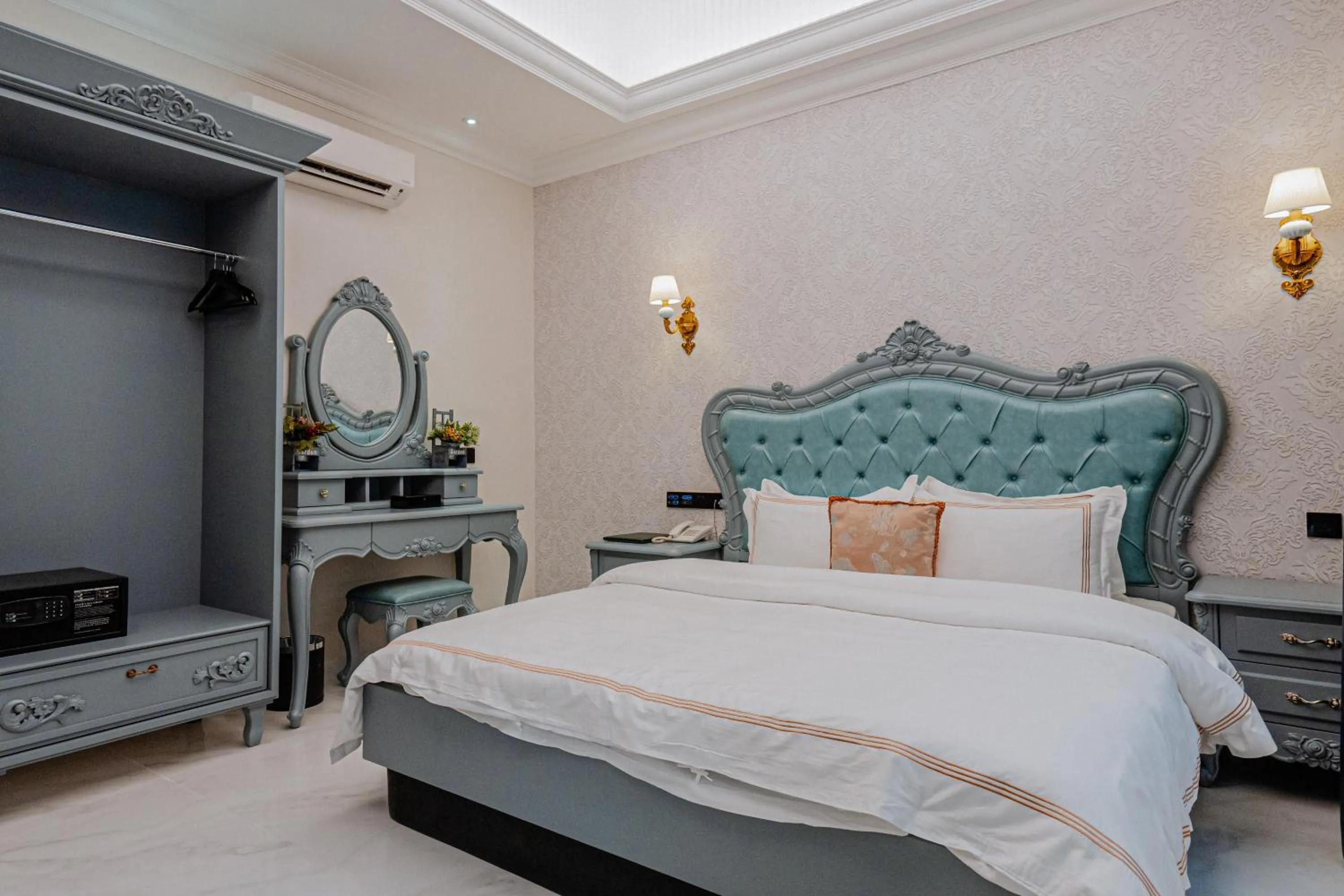 Bed in Midori Concept Hotel