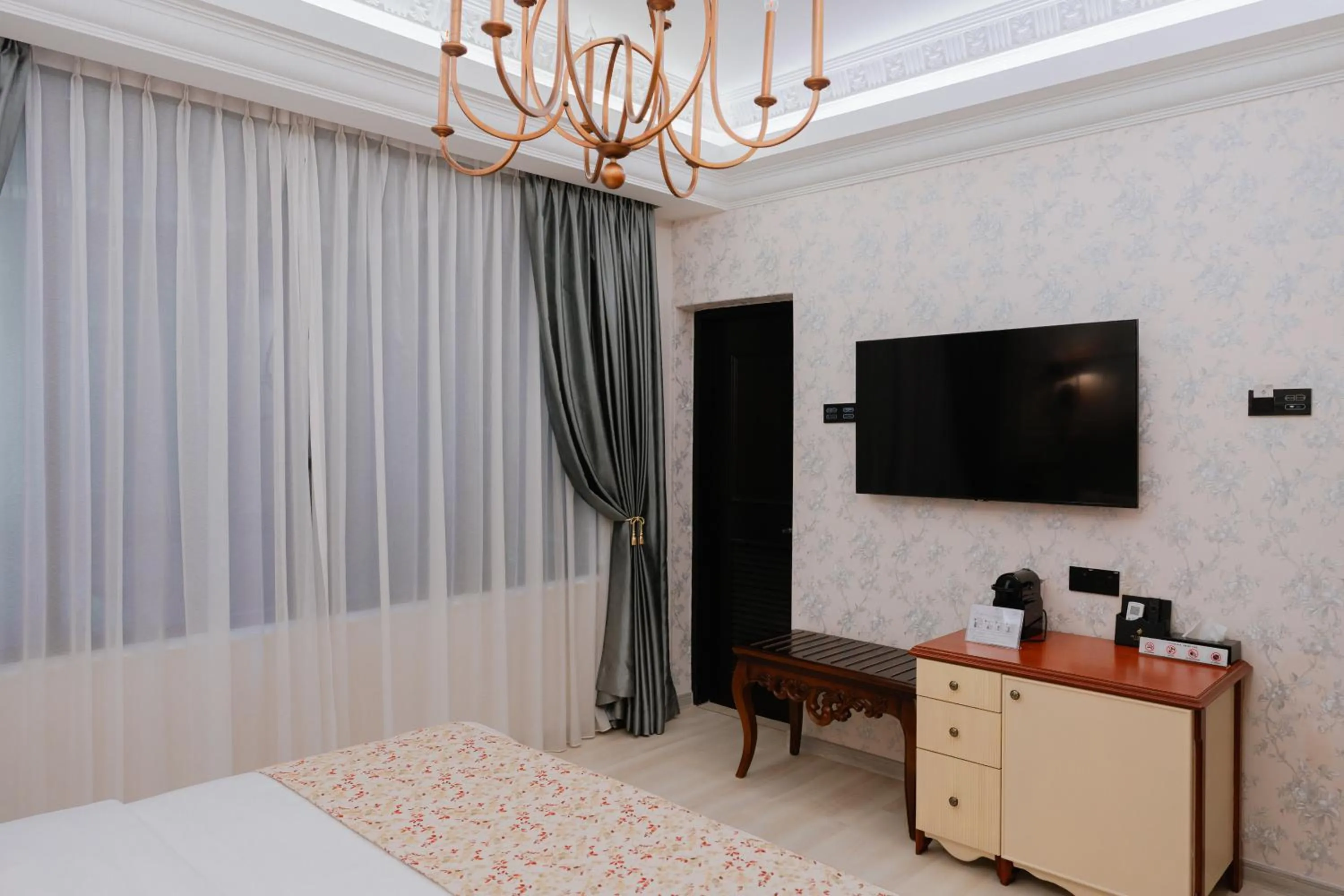 Bed in Midori Concept Hotel