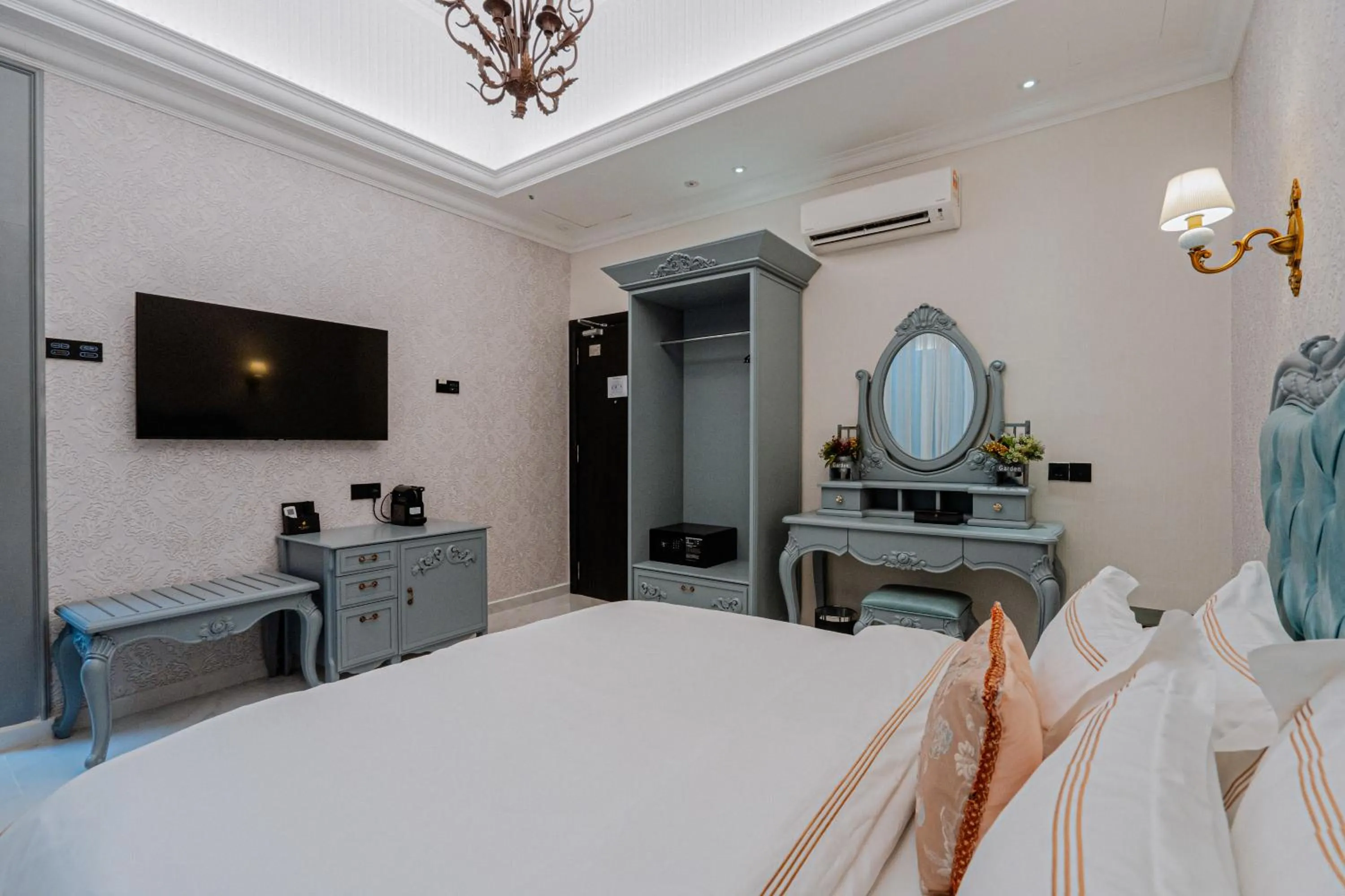 Bed in Midori Concept Hotel