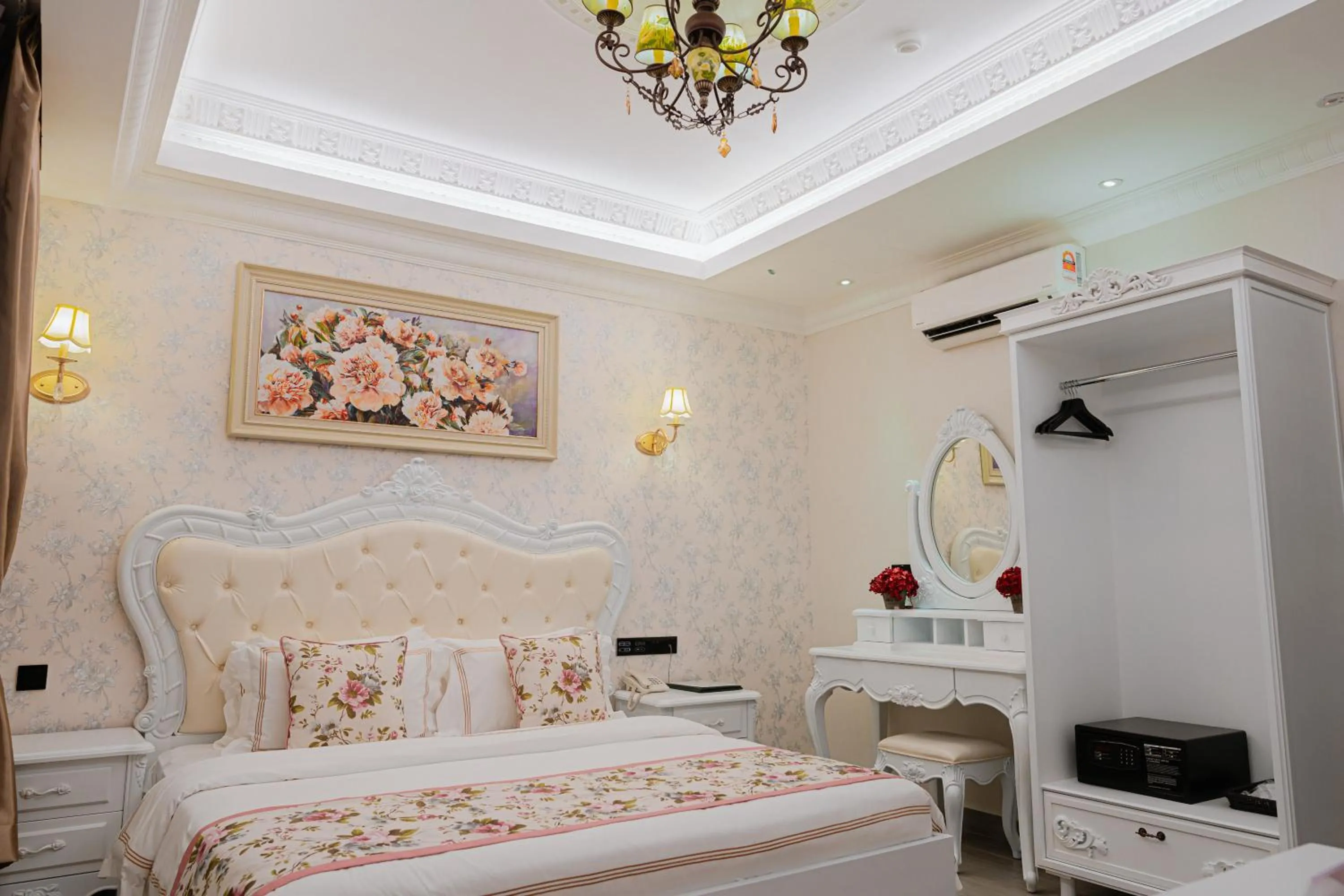 Bed in Midori Concept Hotel