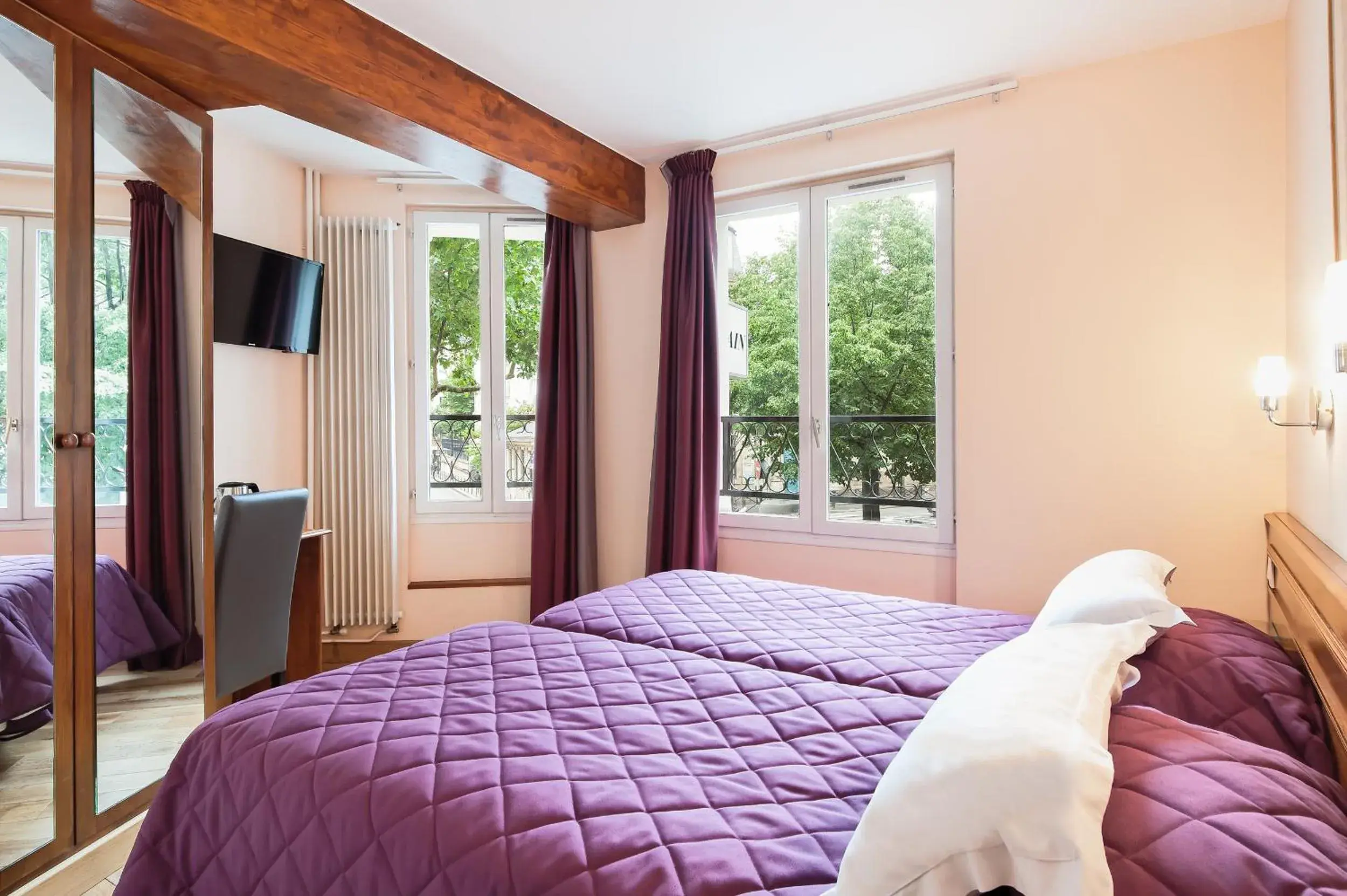 Bedroom, Bed in Hotel Americain Bedroom, Bed in Hotel Americain