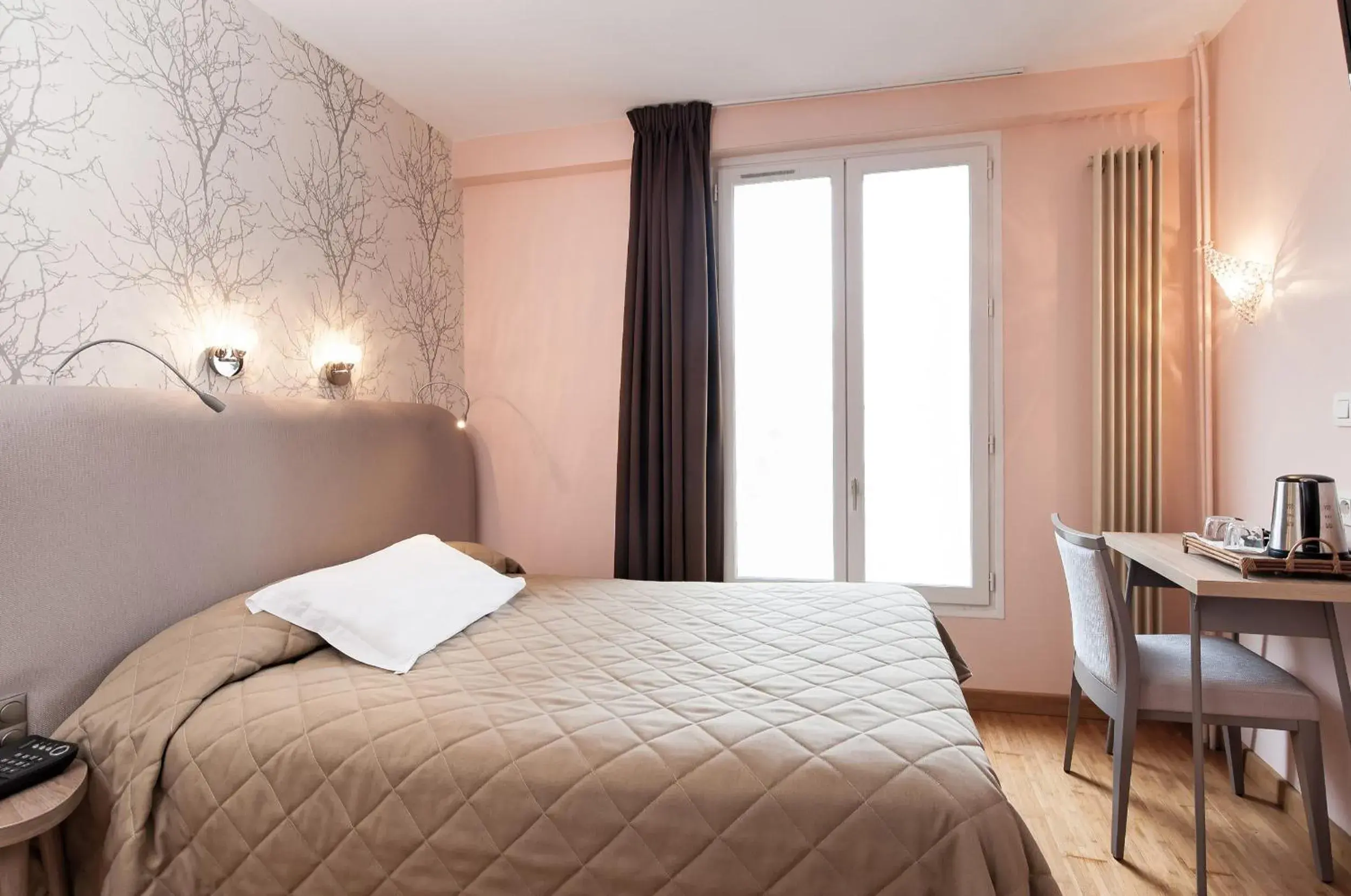 Bedroom, Bed in Hotel Americain Bedroom, Bed in Hotel Americain