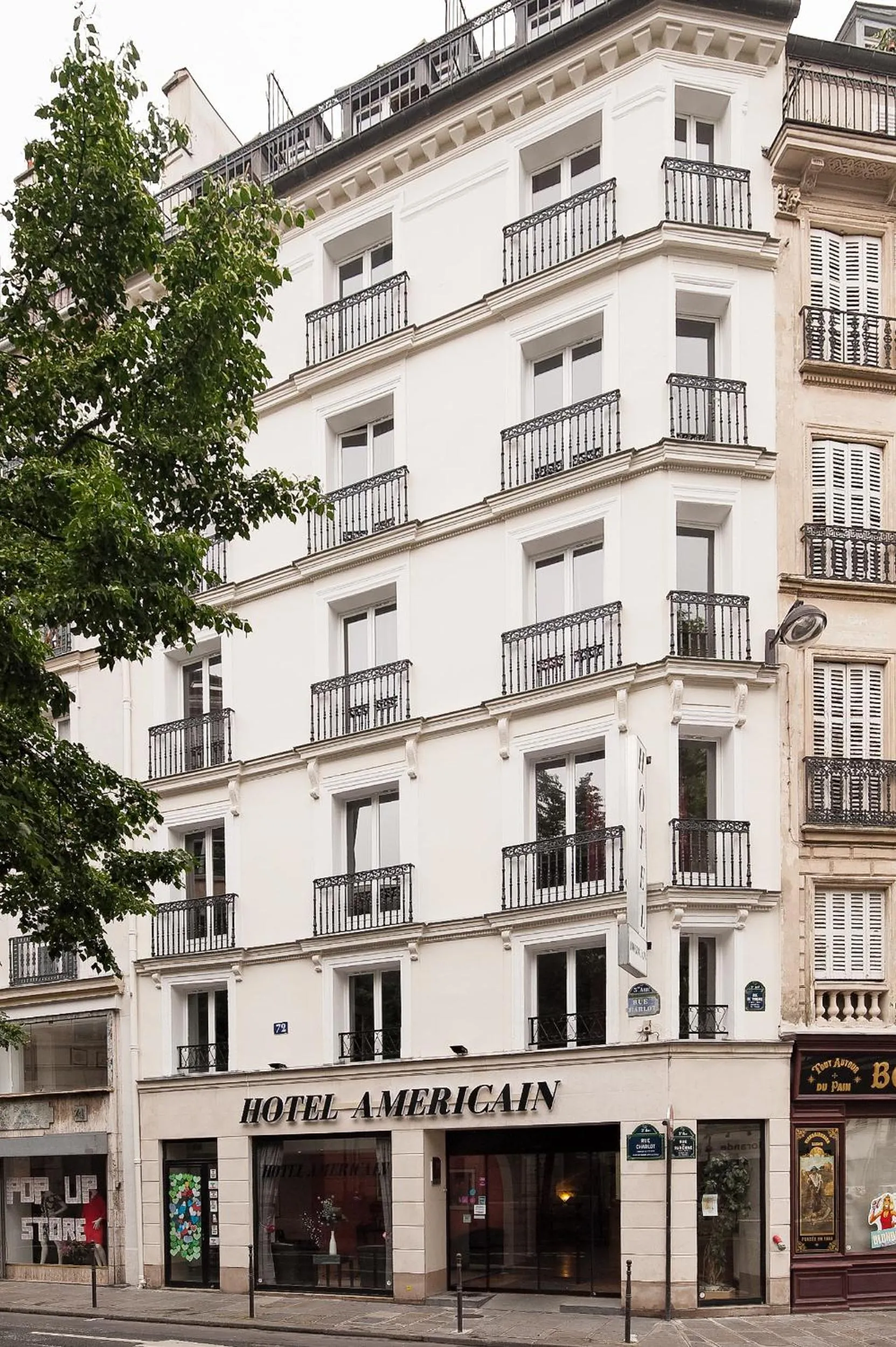 Facade/entrance in Hotel Americain