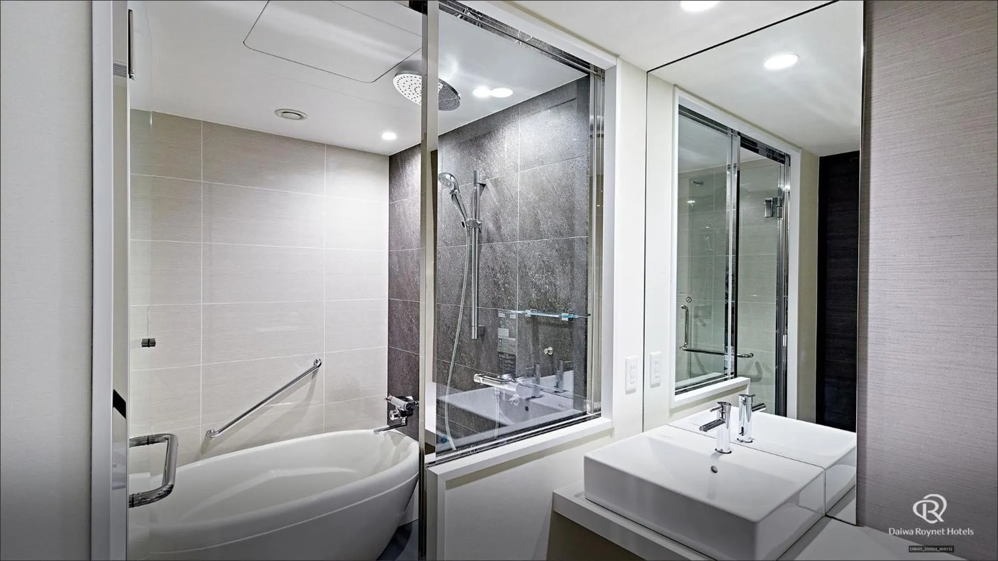 Bathroom in Daiwa Roynet Hotel Kyoto Ekimae PREMIER