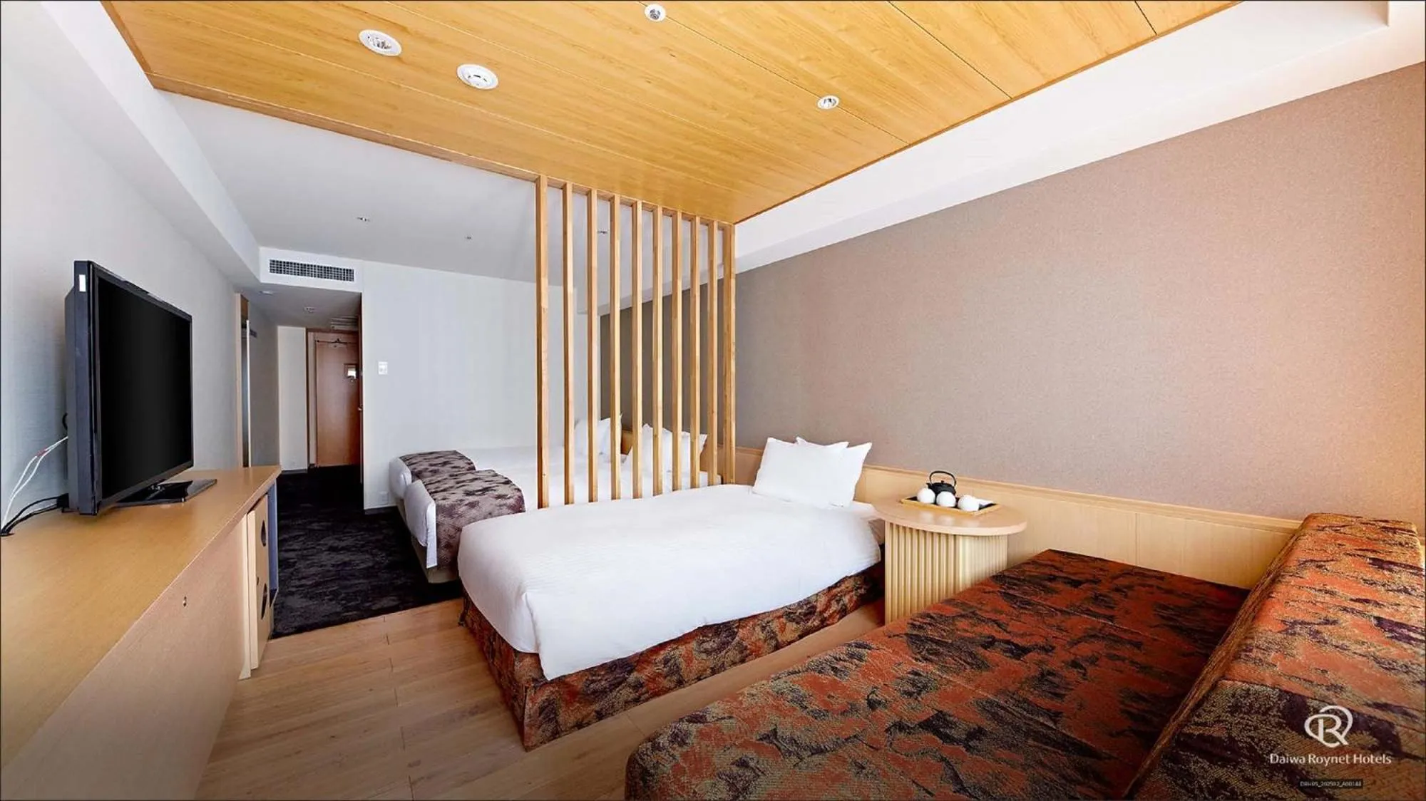 Photo of the whole room, Bed in Daiwa Roynet Hotel Kyoto Ekimae PREMIER