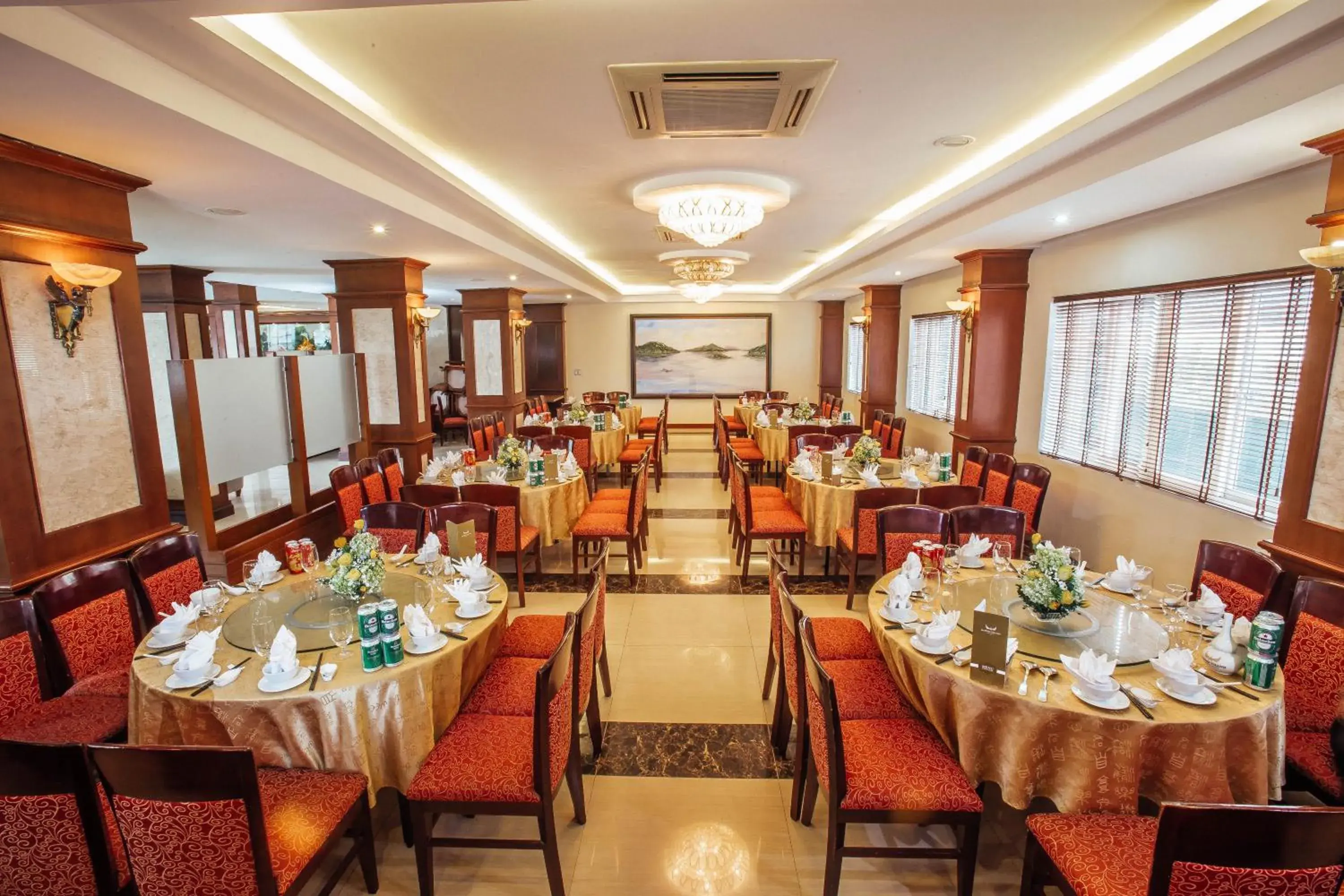 Restaurant/places to eat in Muong Thanh Vinh Hotel Restaurant/places to eat in Muong Thanh Vinh Hotel